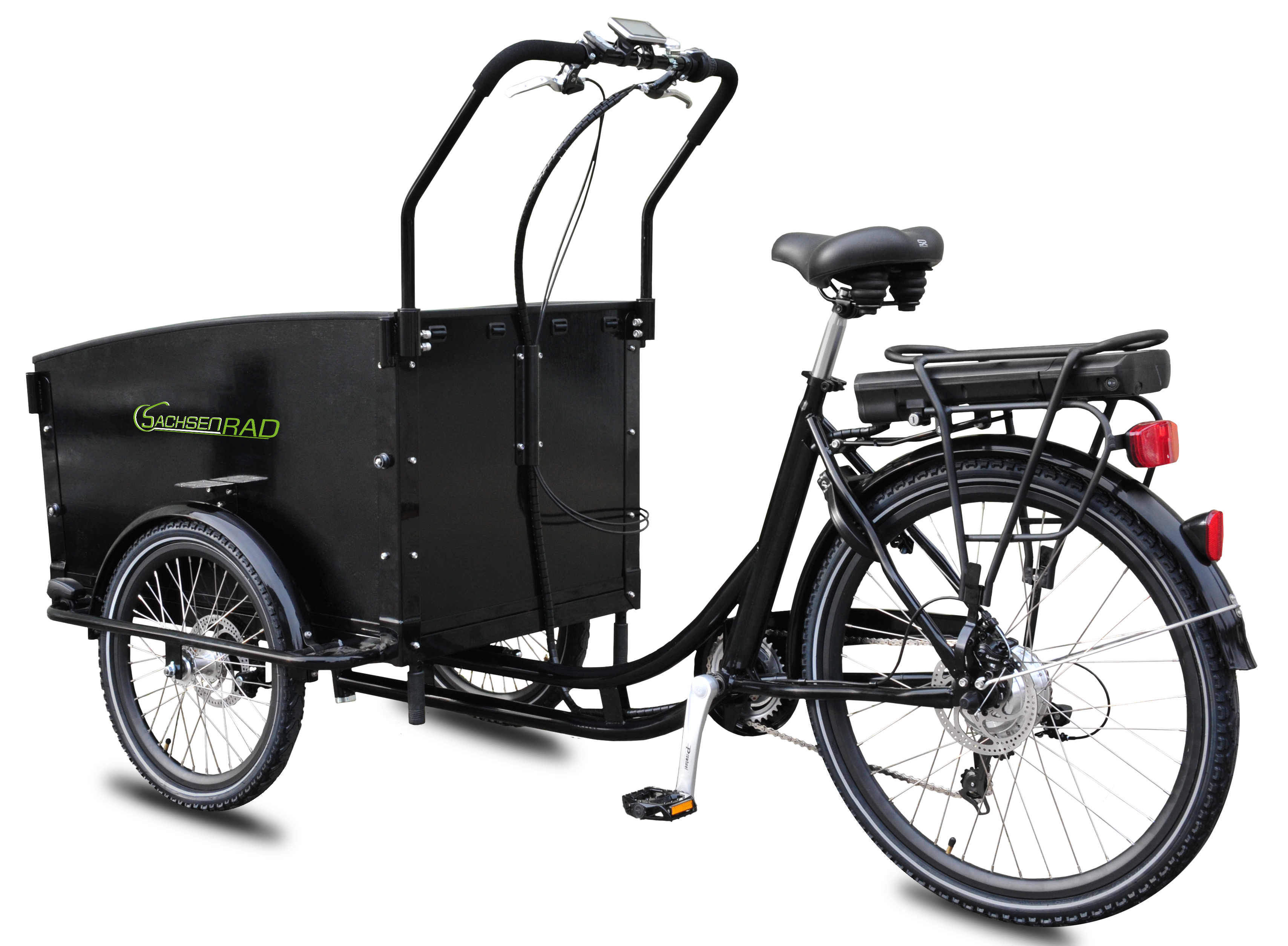 Schwarzes Lastenfahrrad mit großer Box, schwarzem Sitz und weißem Hintergrund.