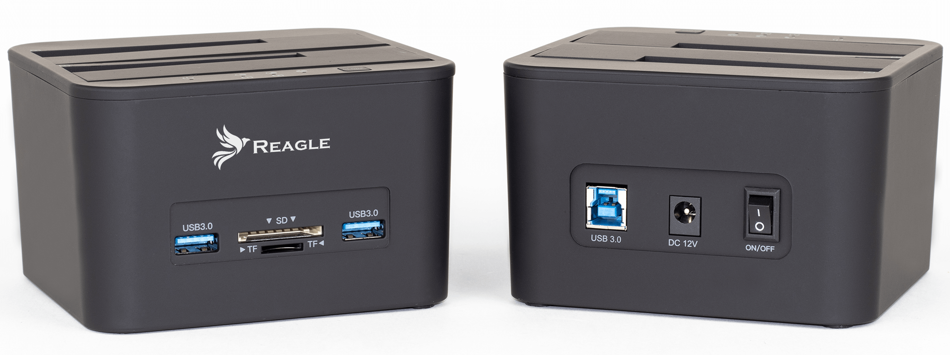 Dwie czarne obudowy dysków twardych Reagle. Każda ma porty USB i gniazda.