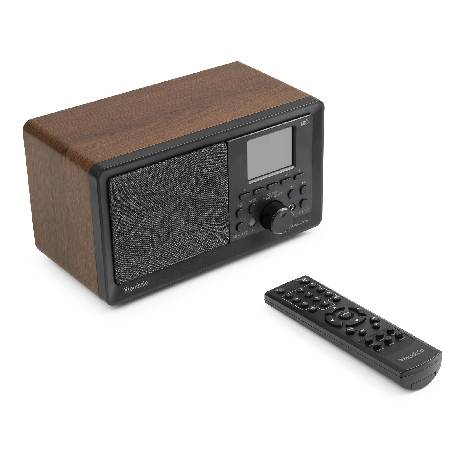 Una radio con aspecto de madera con pantalla y controles, y un mando a distancia negro.
