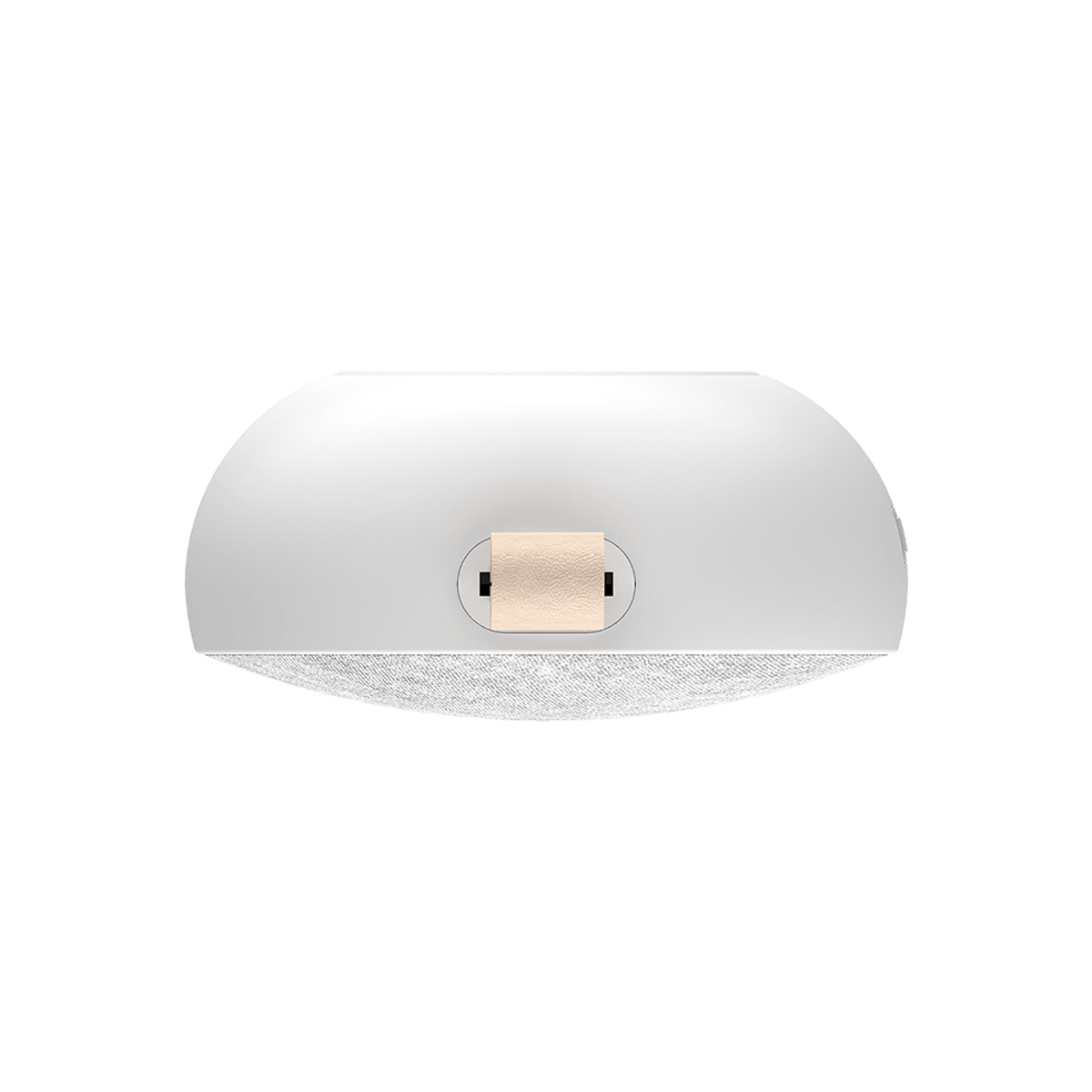 Un altoparlante intelligente bianco e rotondo con base in tessuto e porta di alimentazione beige.
