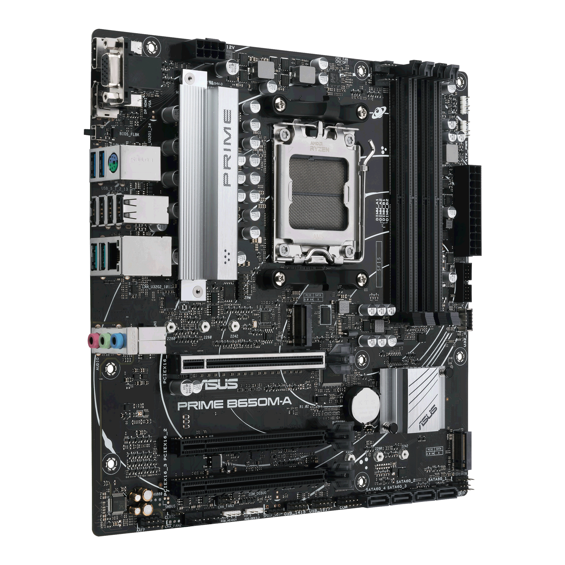 Scheda madre nera con vari componenti, tra cui slot, porte e socket CPU. Dissipatore di calore argentato e marchio ASUS.