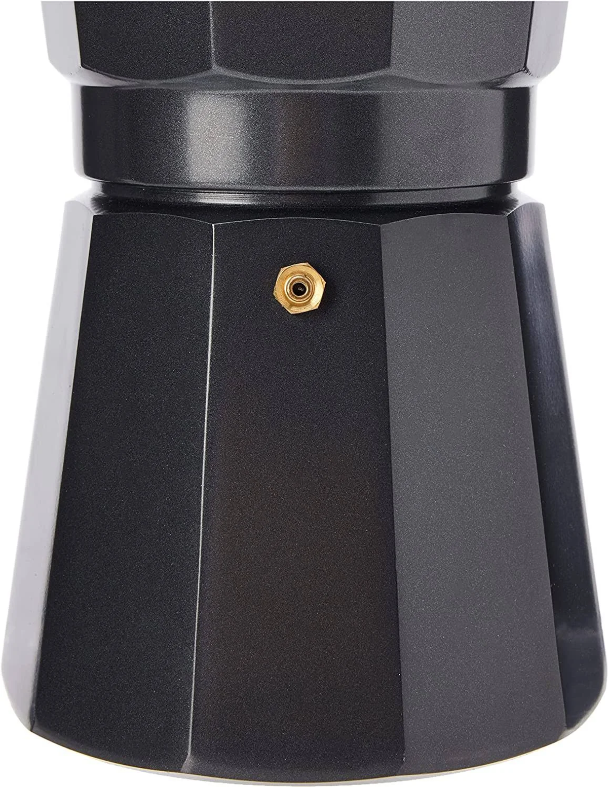 Cafetera Moka negra, primer plano. La parte superior es negra, la inferior es negra. El fondo es blanco.