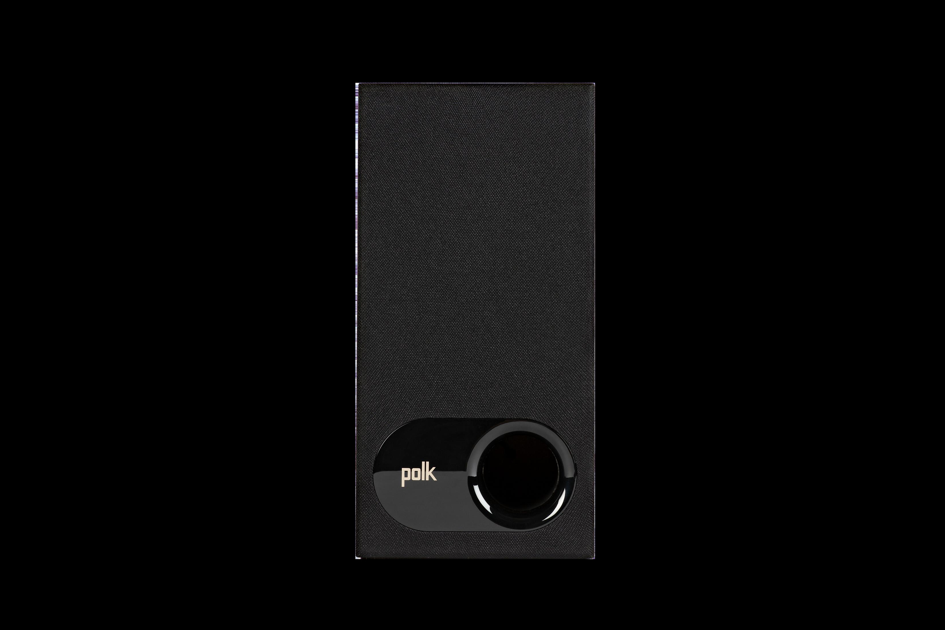 Ein schwarzer Polk-Subwoofer. Schwarzer Hintergrund.
