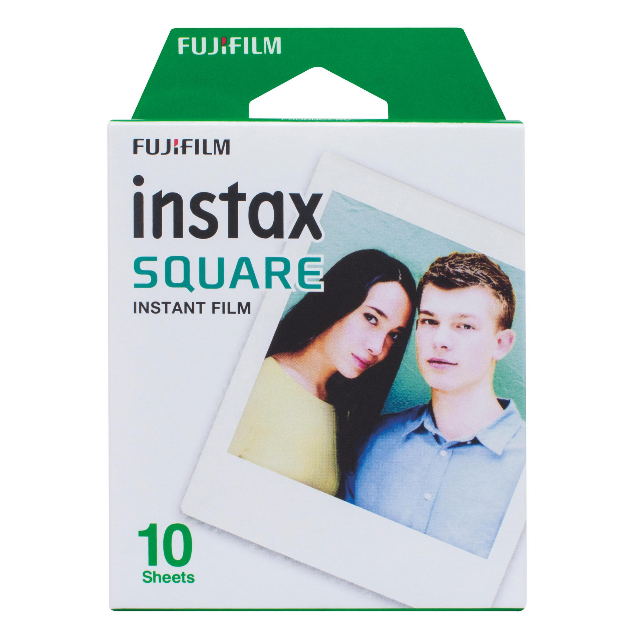 Pudełko filmu Instax Square z dwoma uśmiechniętymi osobami na białym tle.