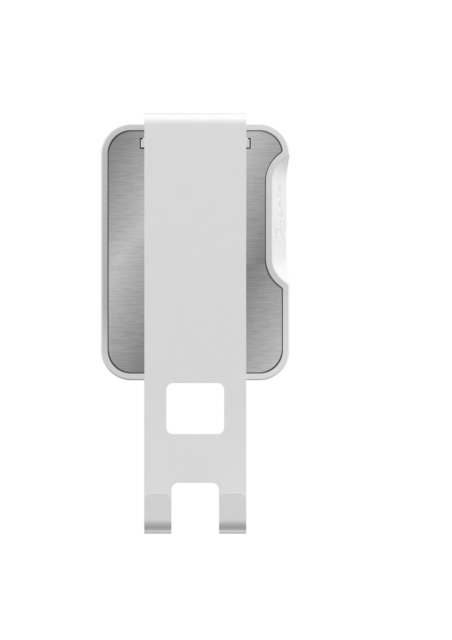Un soporte blanco con una placa de acero cepillado plateado.