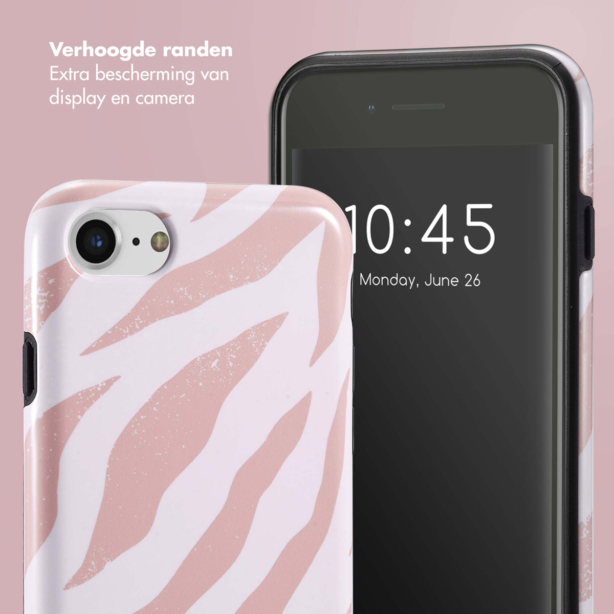Telefoonhoesje met zebraprint naast een zwarte telefoon die de tijd toont.