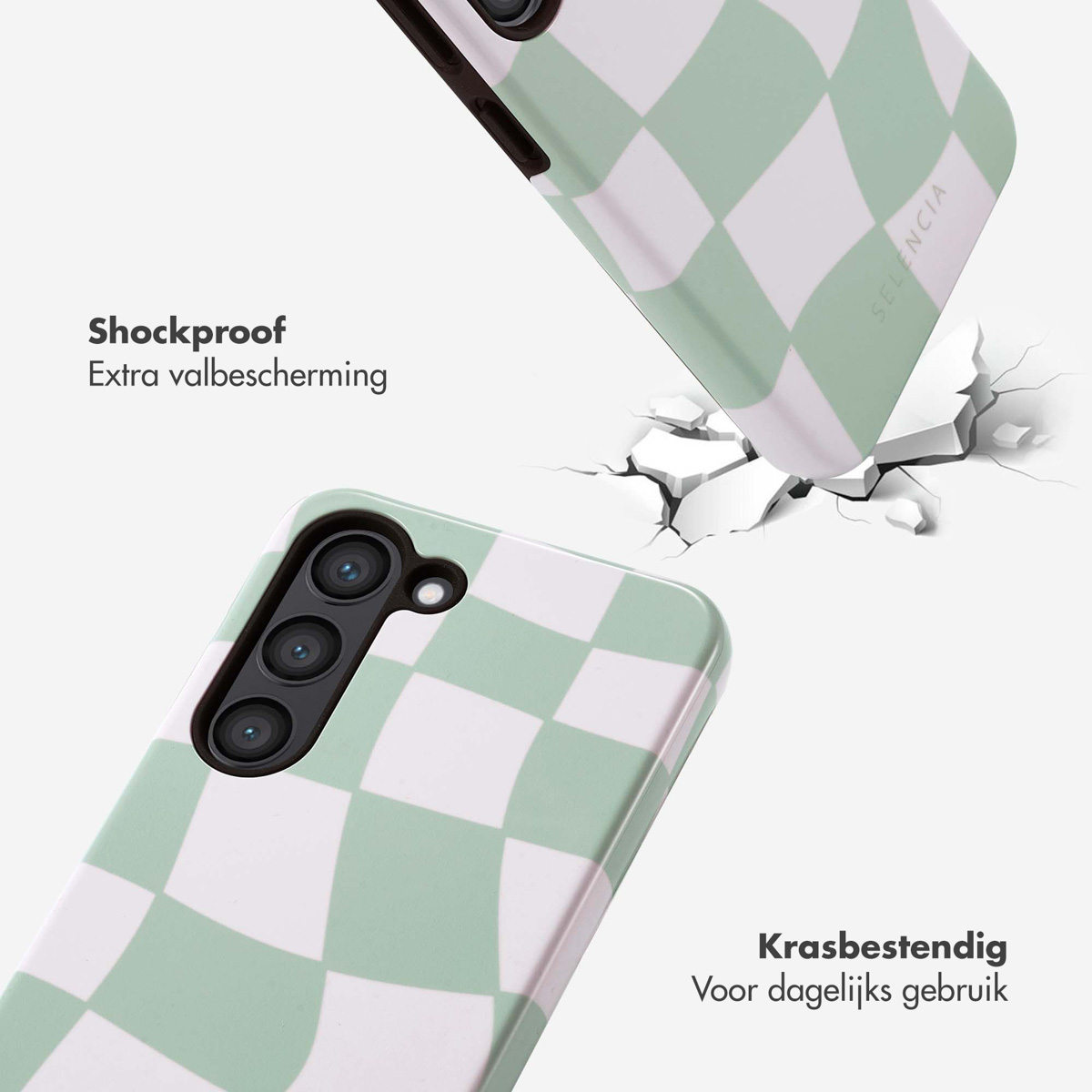 Coque de téléphone avec un motif à carreaux vert et blanc, et un téléphone. Le fond est blanc.