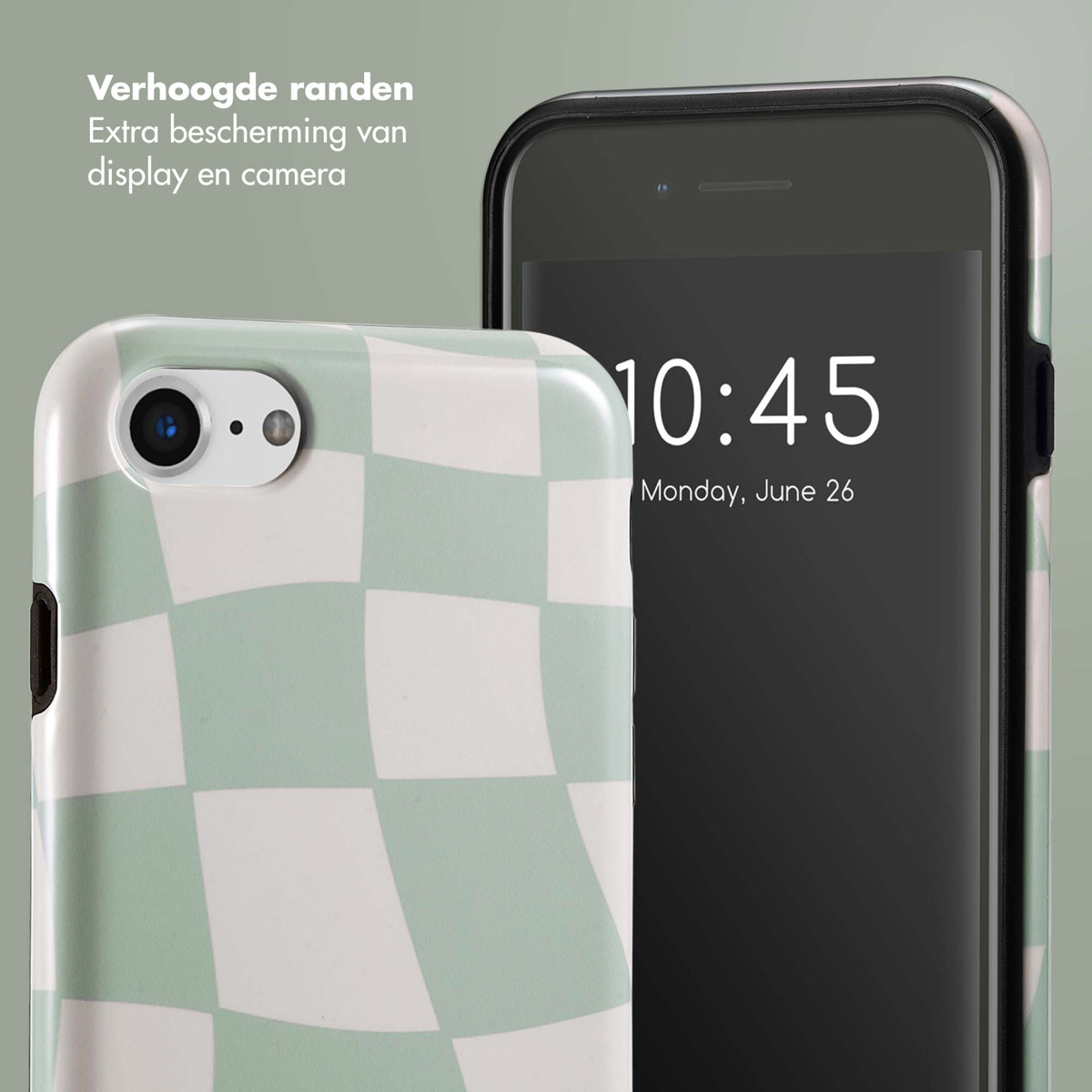 Téléphone avec coque à carreaux verts et blancs. Téléphone noir affichant l'heure. Texte : Bords surélevés, protection de la caméra.
