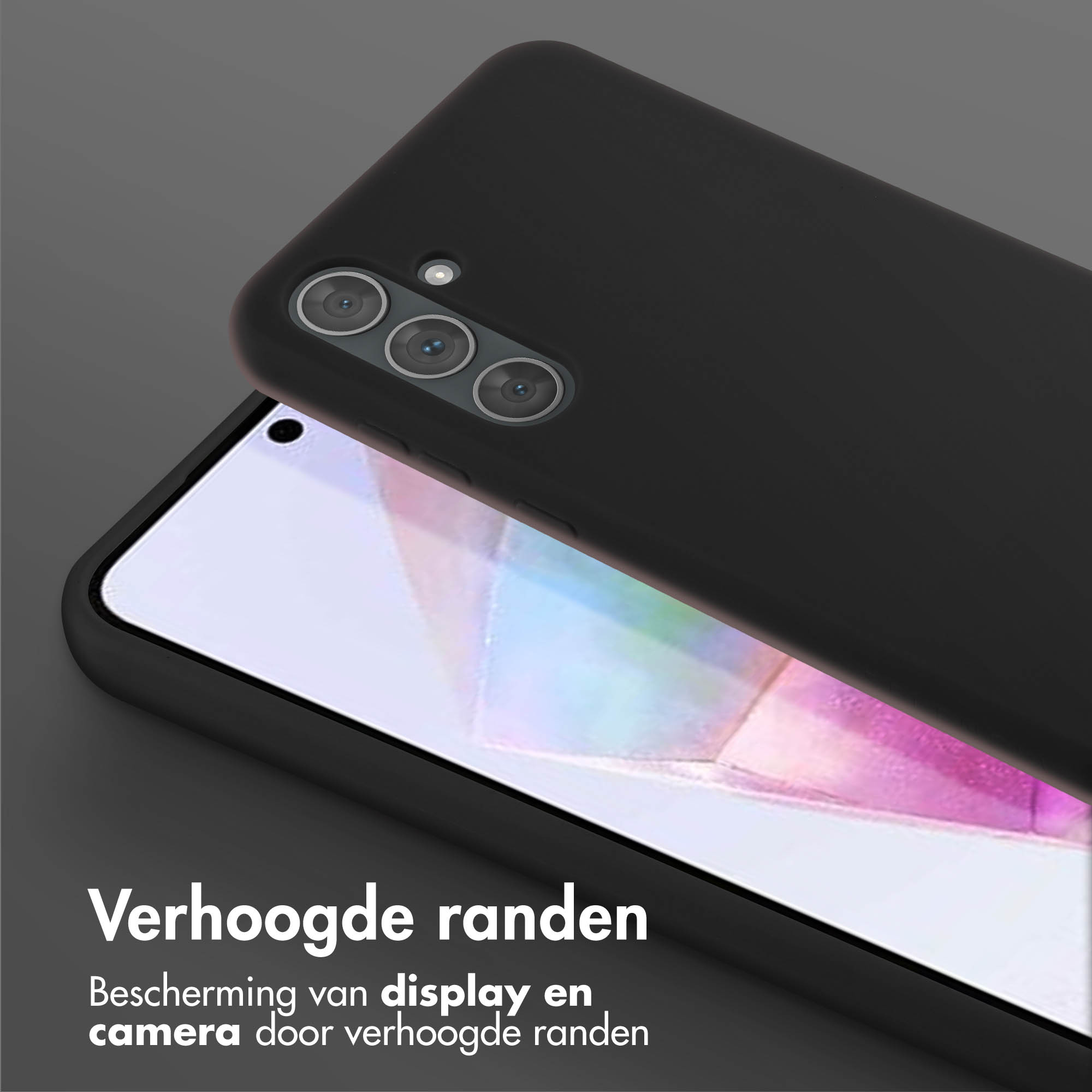 Zwarte telefoonhoes met verhoogde randen en een telefoon erin.
