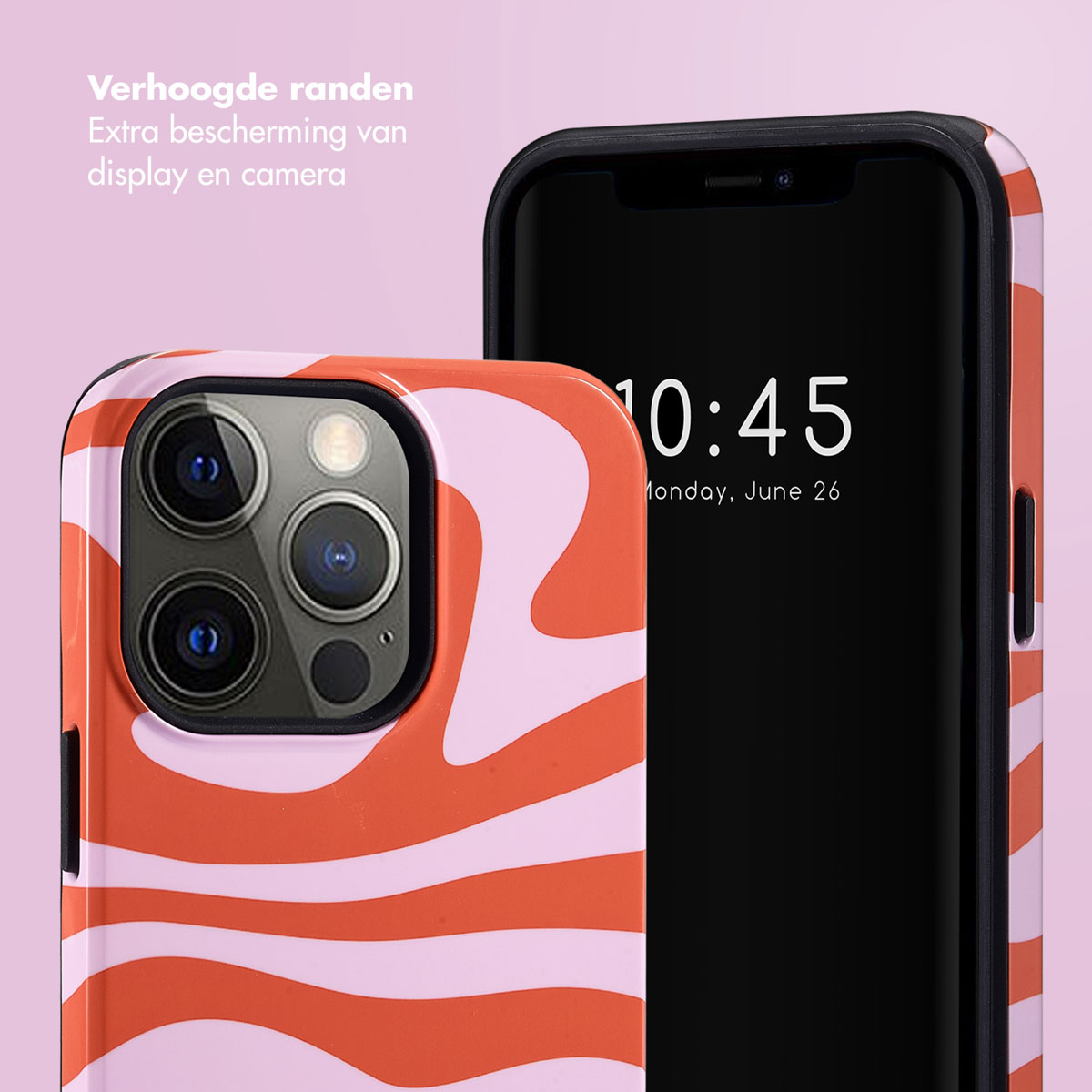 Un téléphone avec un étui à motif ondulé orange et rose pâle et une couverture noire.