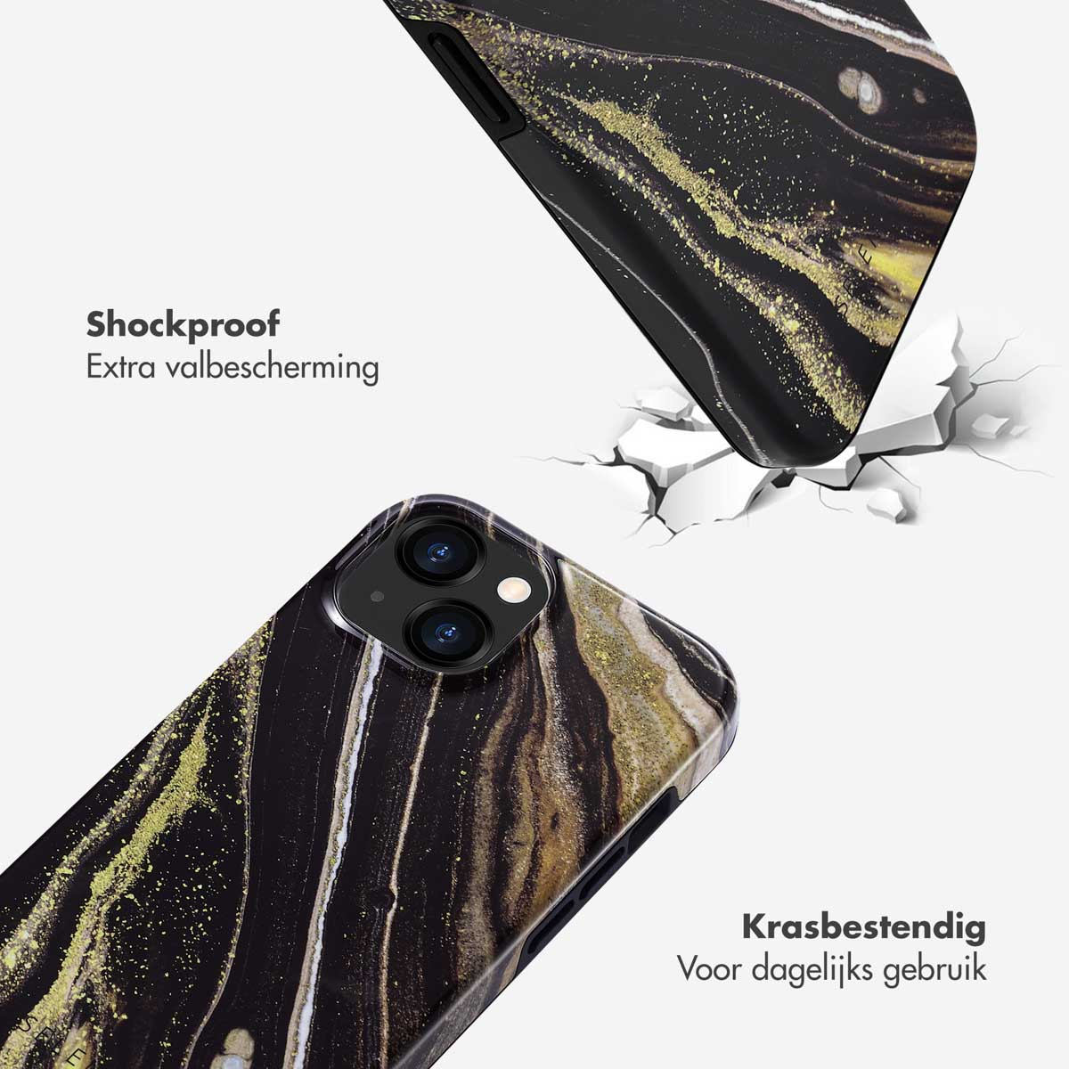 Coque de téléphone avec motif marbre noir et or. La coque se brise.