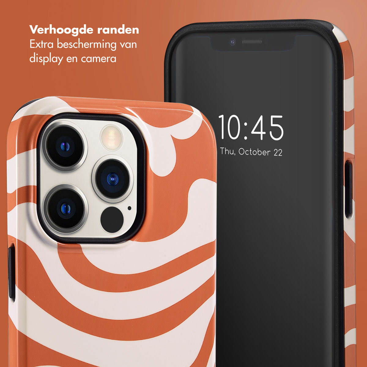 Un étui de téléphone à motifs orange et blanc protège un téléphone avec un écran noir affichant l'heure.