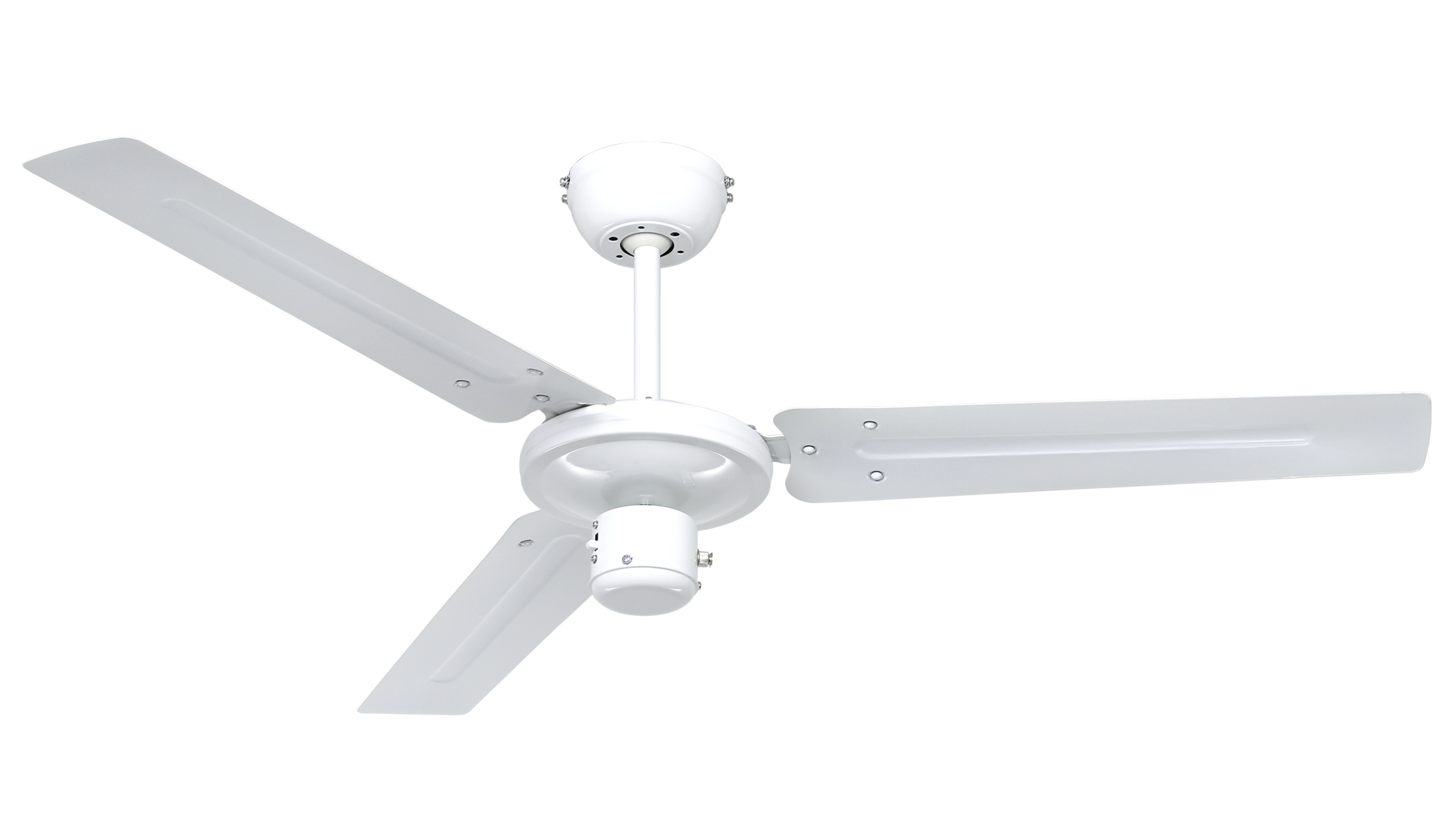 Weißer Deckenventilator mit drei Flügeln, weißer Hintergrund.