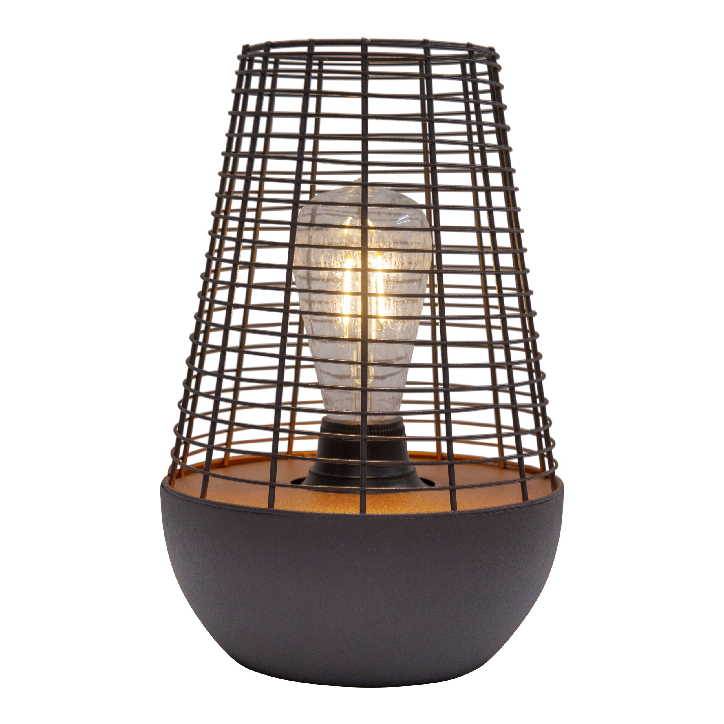 Schwarze Metallkäfiglampe mit Glühbirne. Die Lampe steht auf einem schwarzen Sockel.