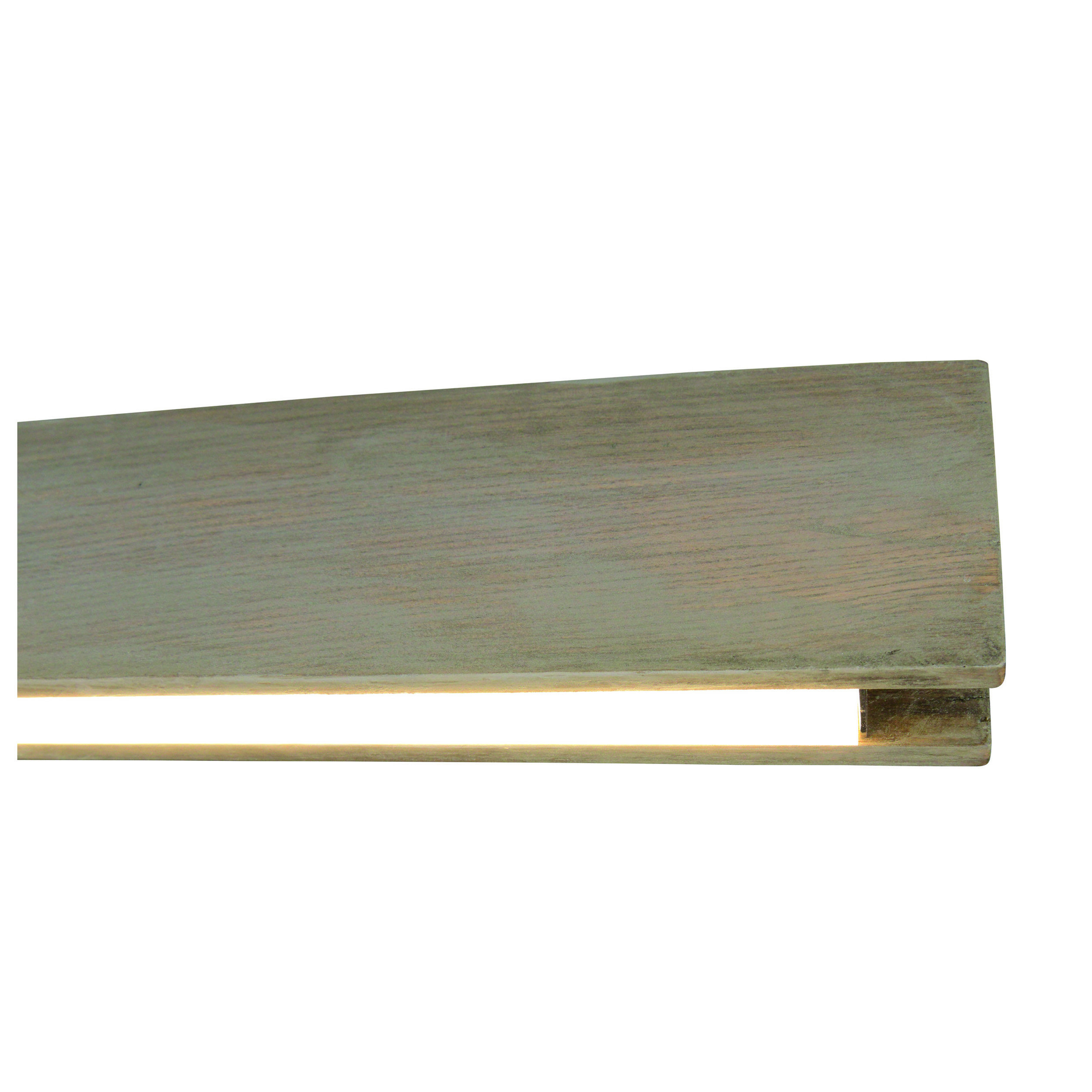Eine hellfarbene Holzplanke mit einem dünnen, hellen Lichtstreifen auf weißem Hintergrund.