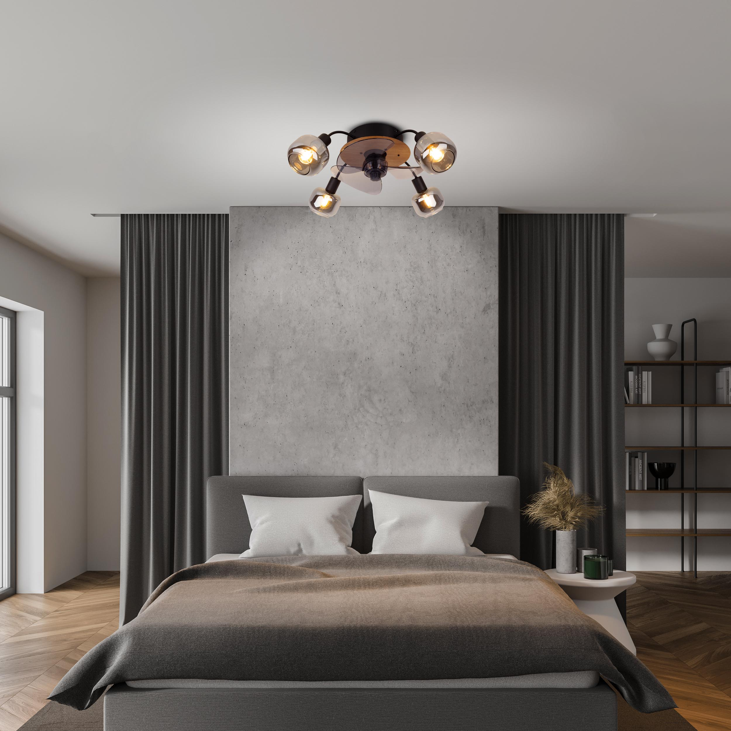 Schlafzimmer mit Bett, Vorhängen und Deckenleuchte mit Kugeln.