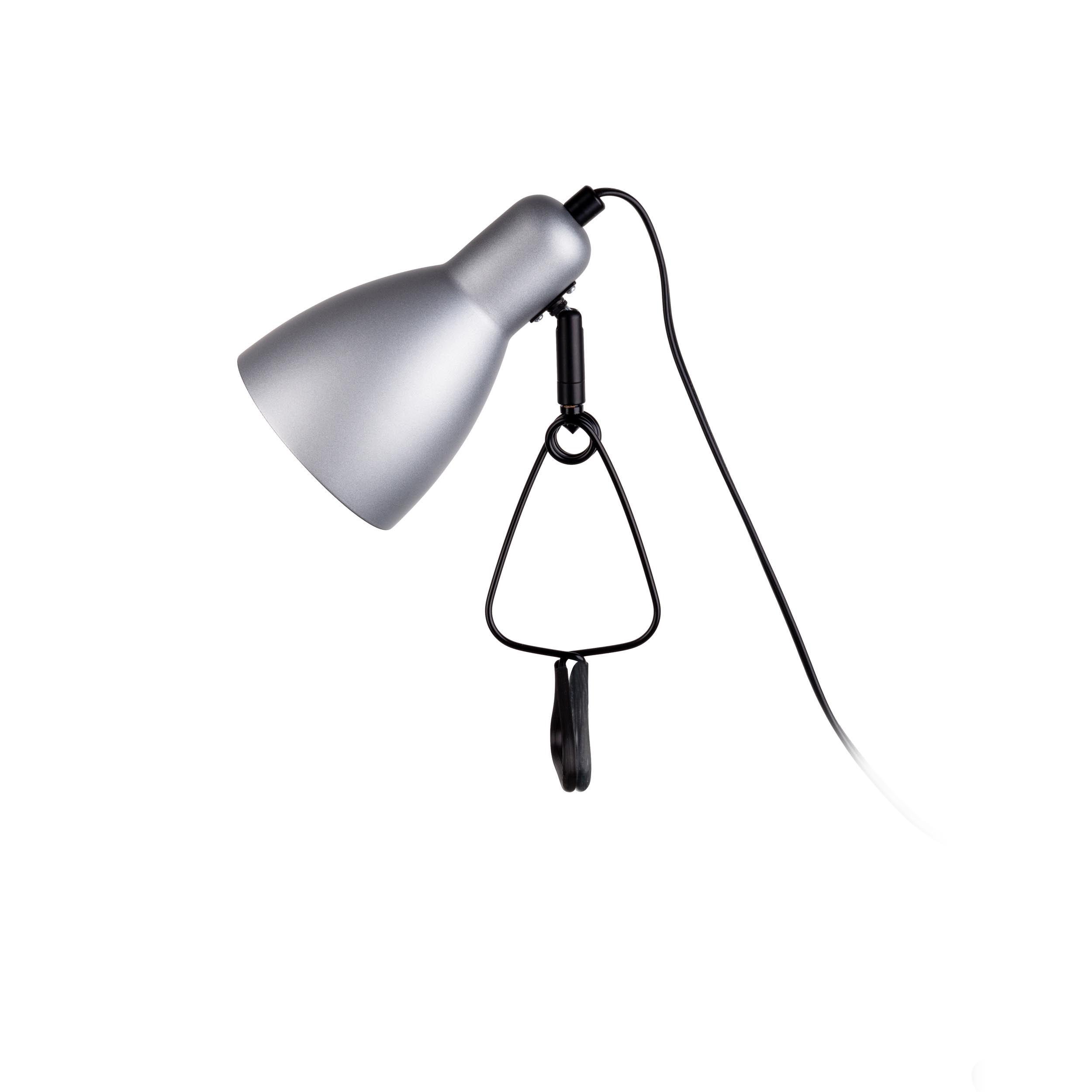 Silberne Schreibtischlampe, abgewinkelt, mit schwarzem Kabel und Clip.