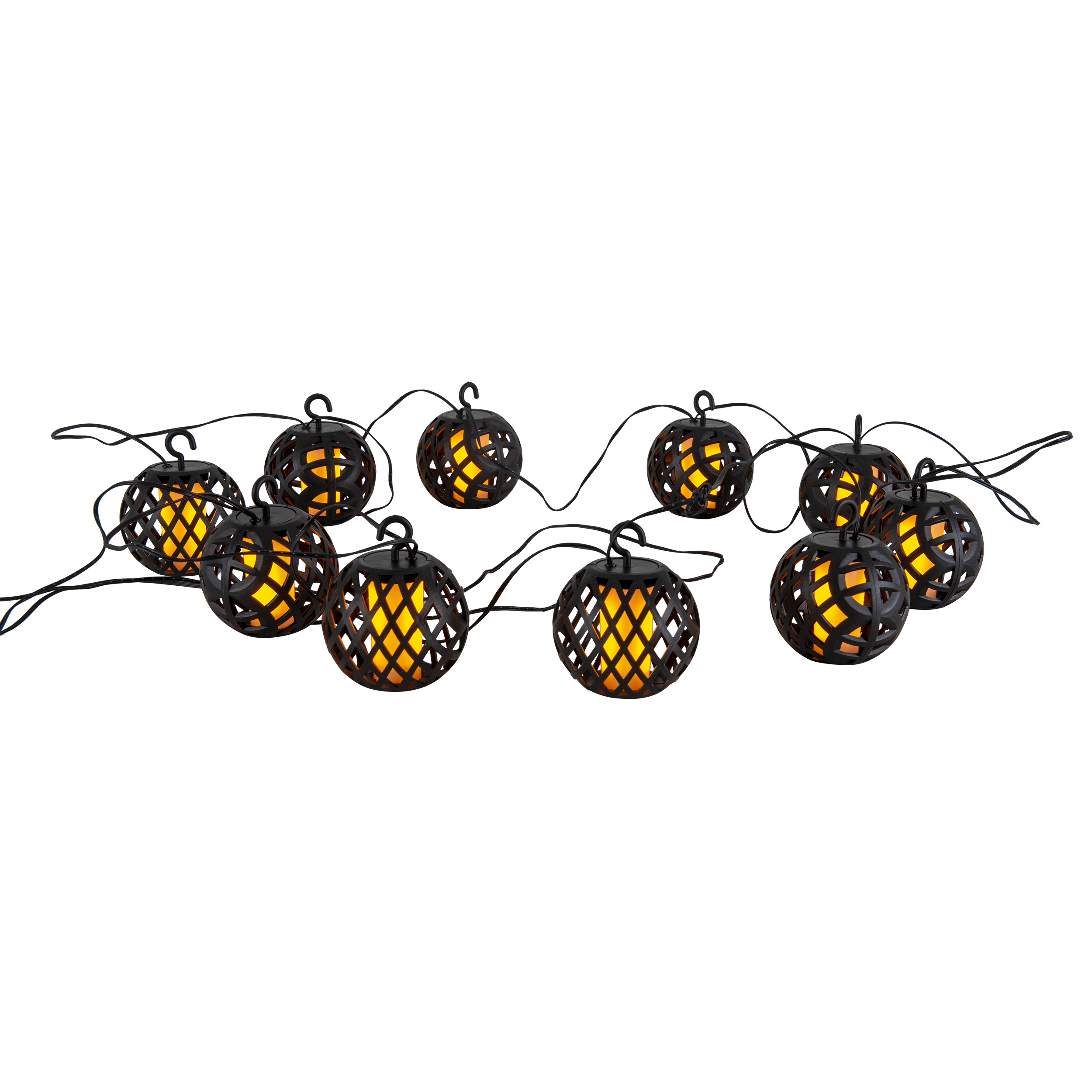 Lichterkette mit runden, schwarzen Laternen, die orangefarbenes Licht aussenden.