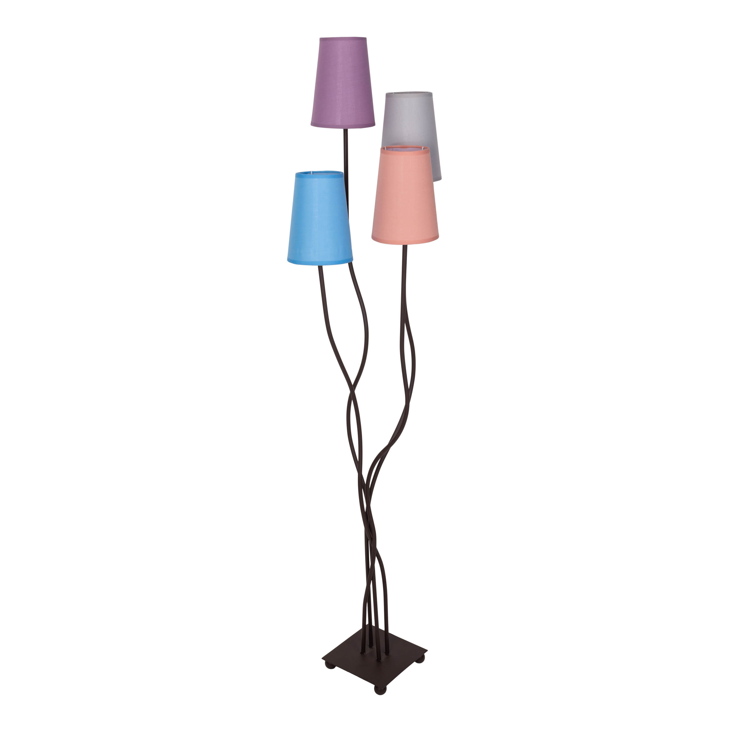 Hohe Stehlampe mit vier farbigen Lampenschirmen: lila, grau, blau und rosa, auf schwarzer Basis.