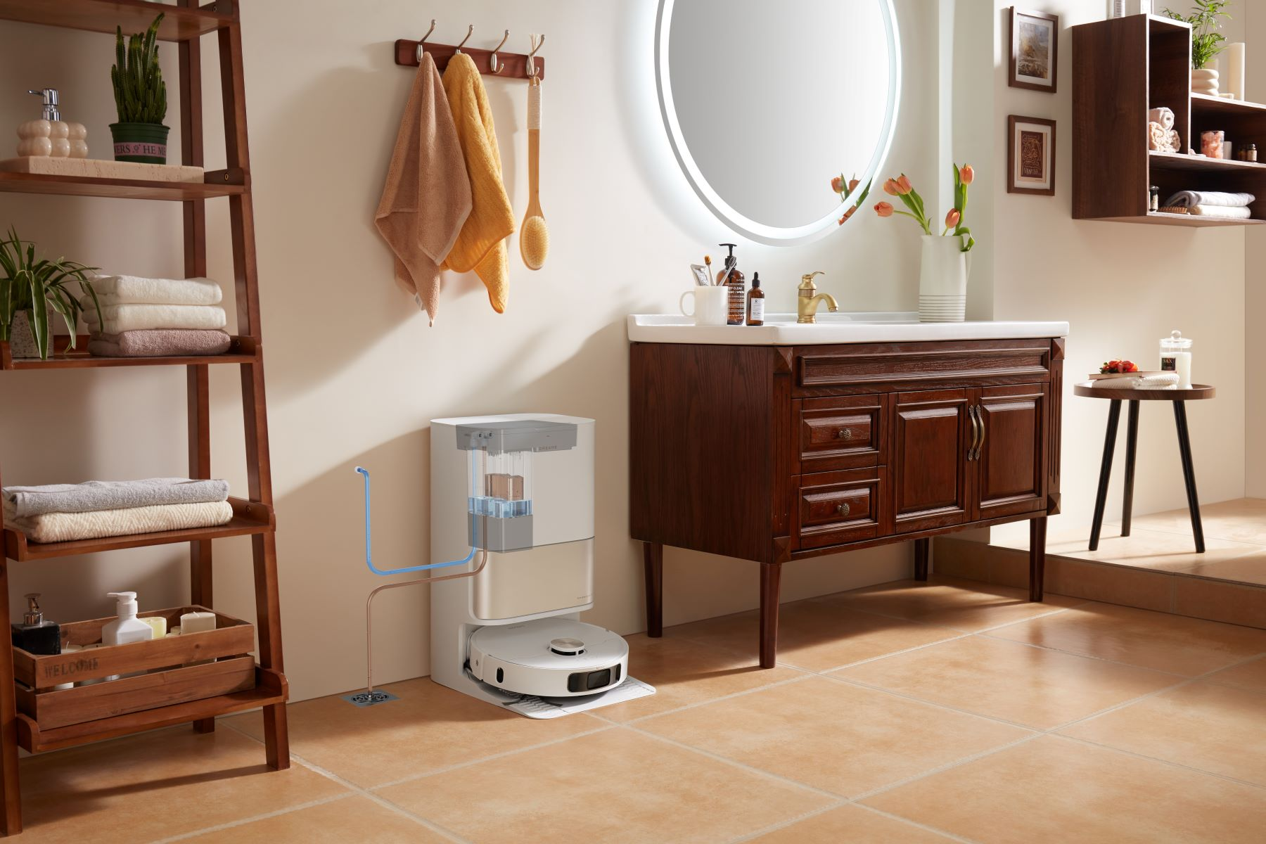 Badezimmer Szene mit Roboterstaubsauger, Waschbecken, Spiegel und Möbeln.