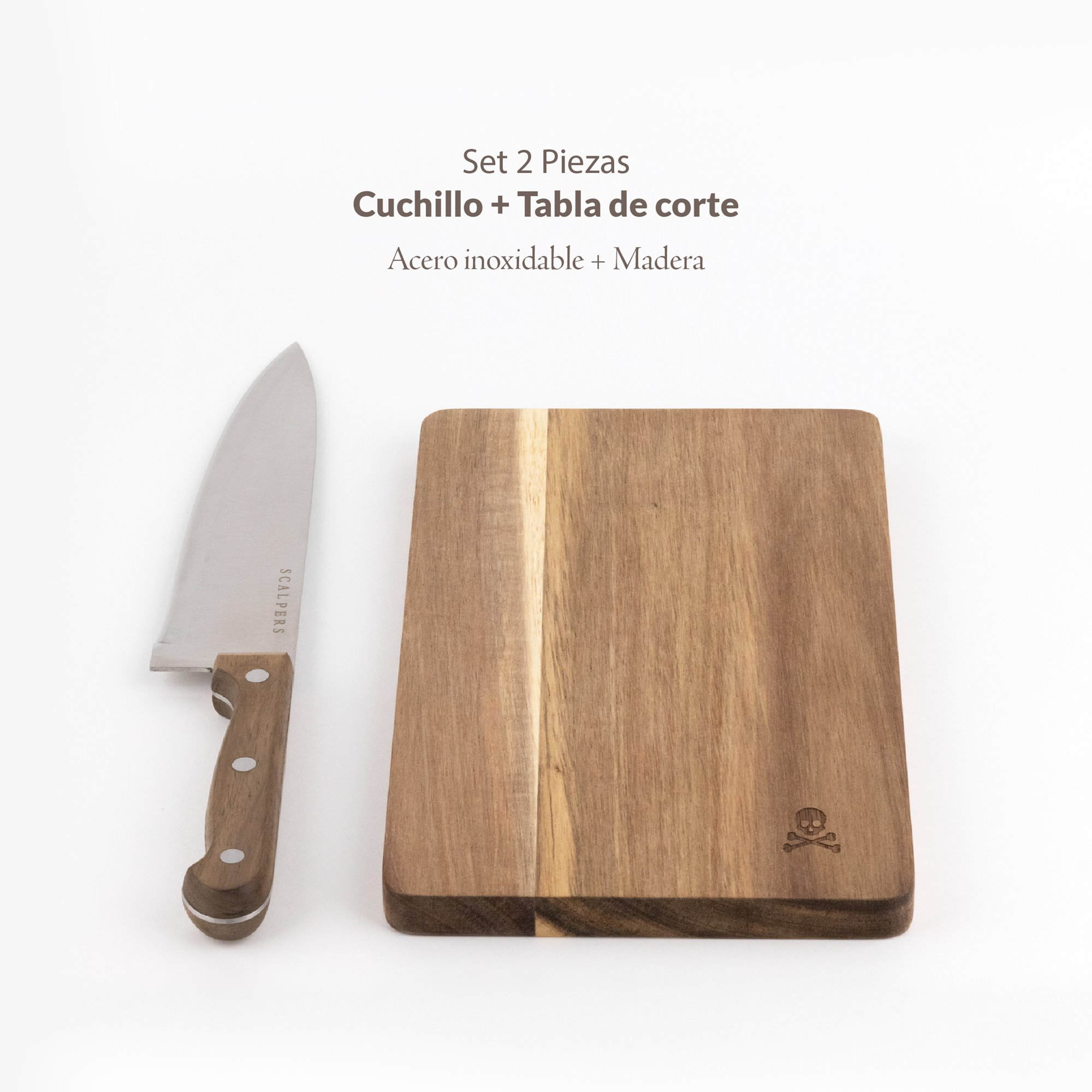 Un cuchillo de chef de acero inoxidable con mango de madera junto a una tabla de cortar.