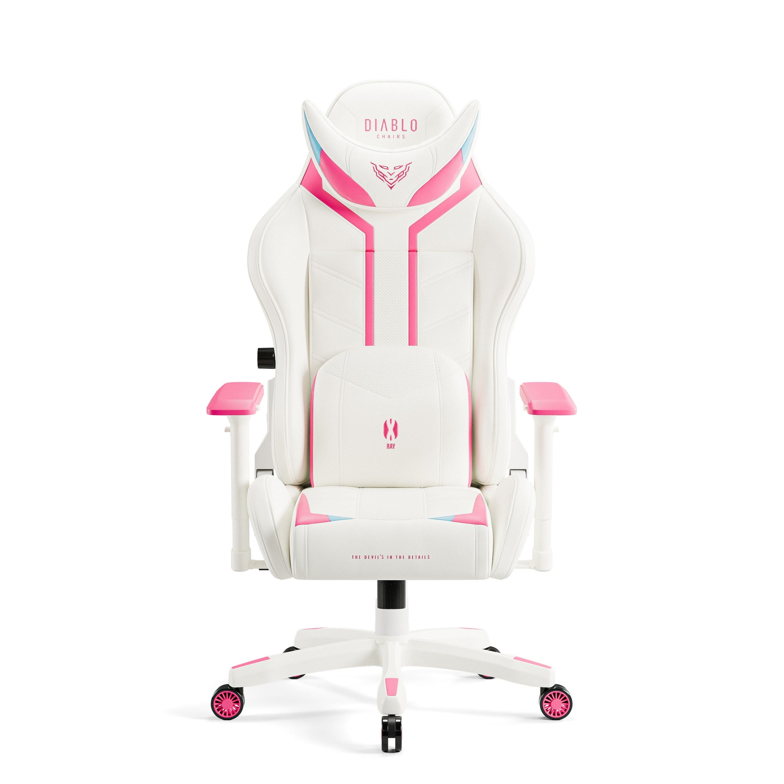 Białe krzesło do gier z różowymi i niebieskimi akcentami. Ma logo diabła.