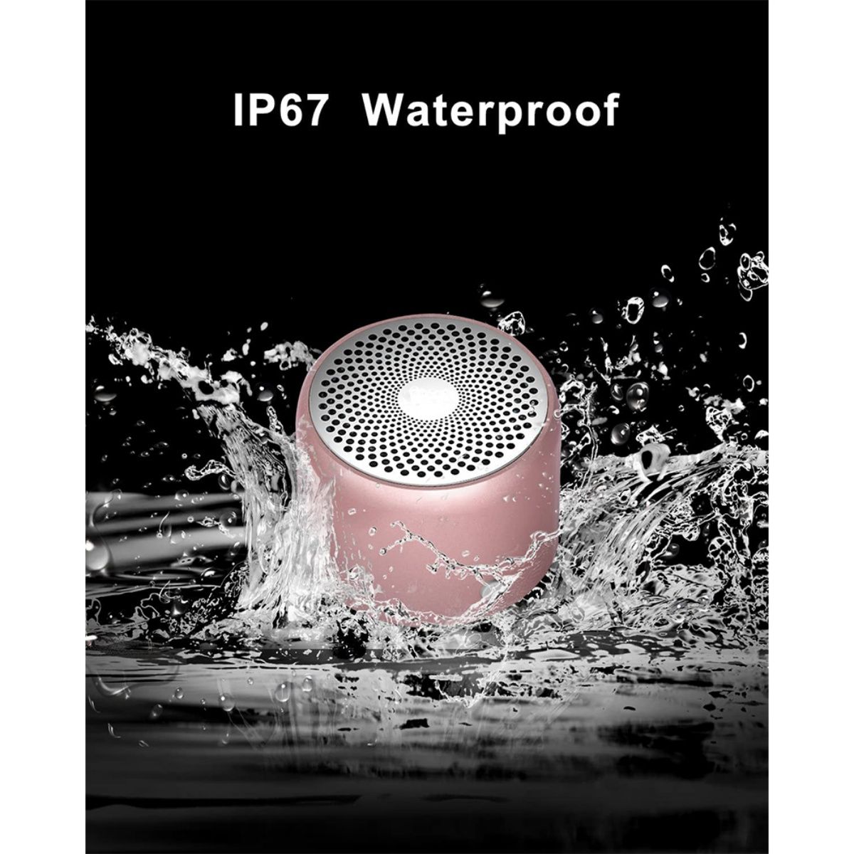 Rosa wasserdichter Lautsprecher im Wasser, mit Spritzern. Schwarzer Hintergrund und Text.