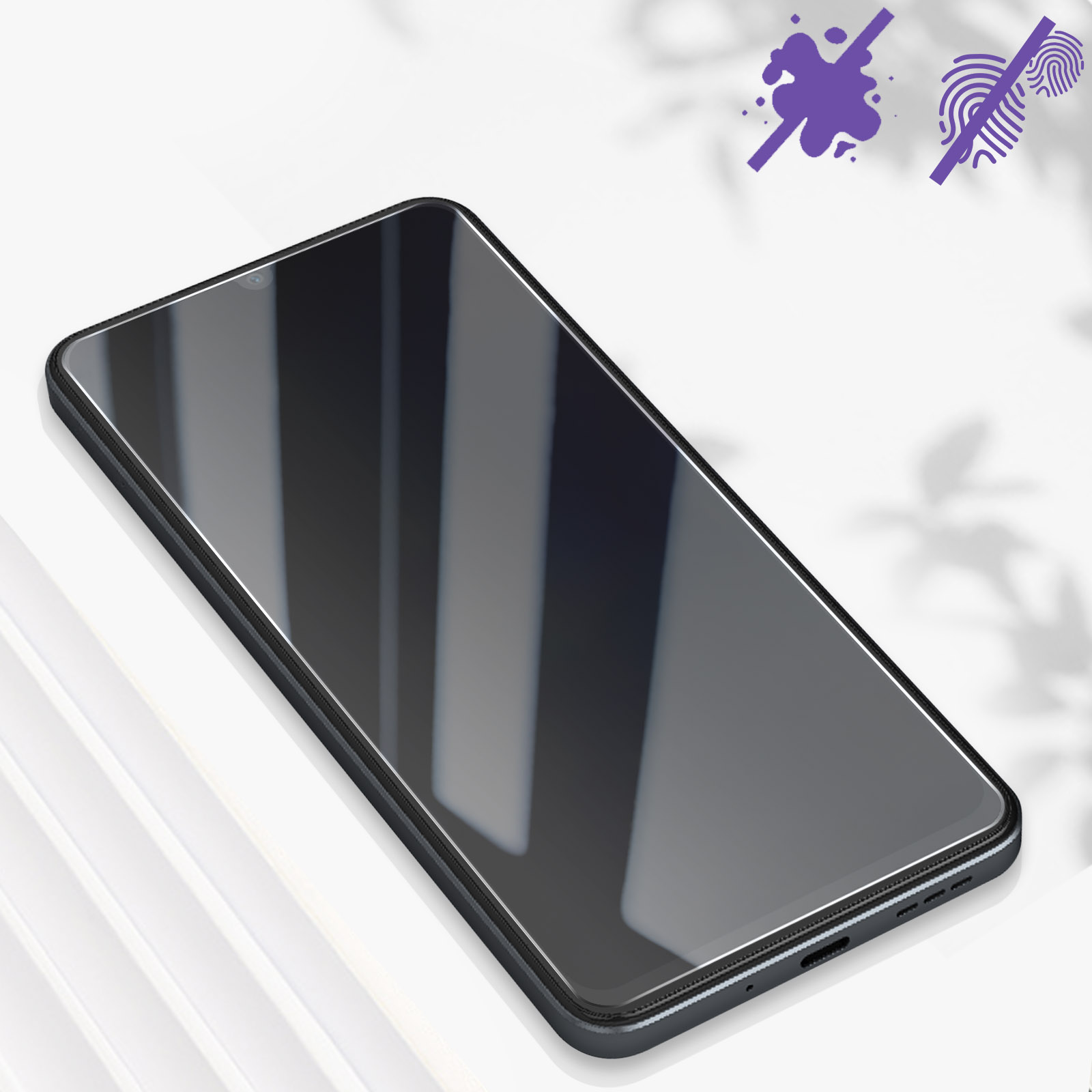 Viene mostrata una protezione per lo schermo del telefono. È su una superficie bianca con ombre. I simboli indicano la resistenza alle macchie e alle impronte.