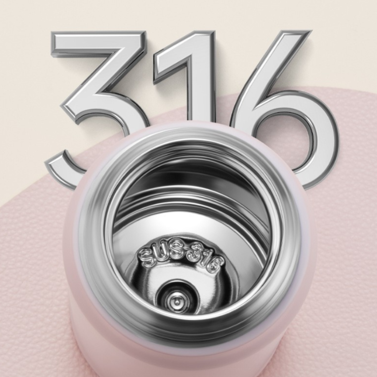 Eine rosa isolierte Flasche mit silbernem Rand, Edelstahl im Inneren und der Zahl 316.