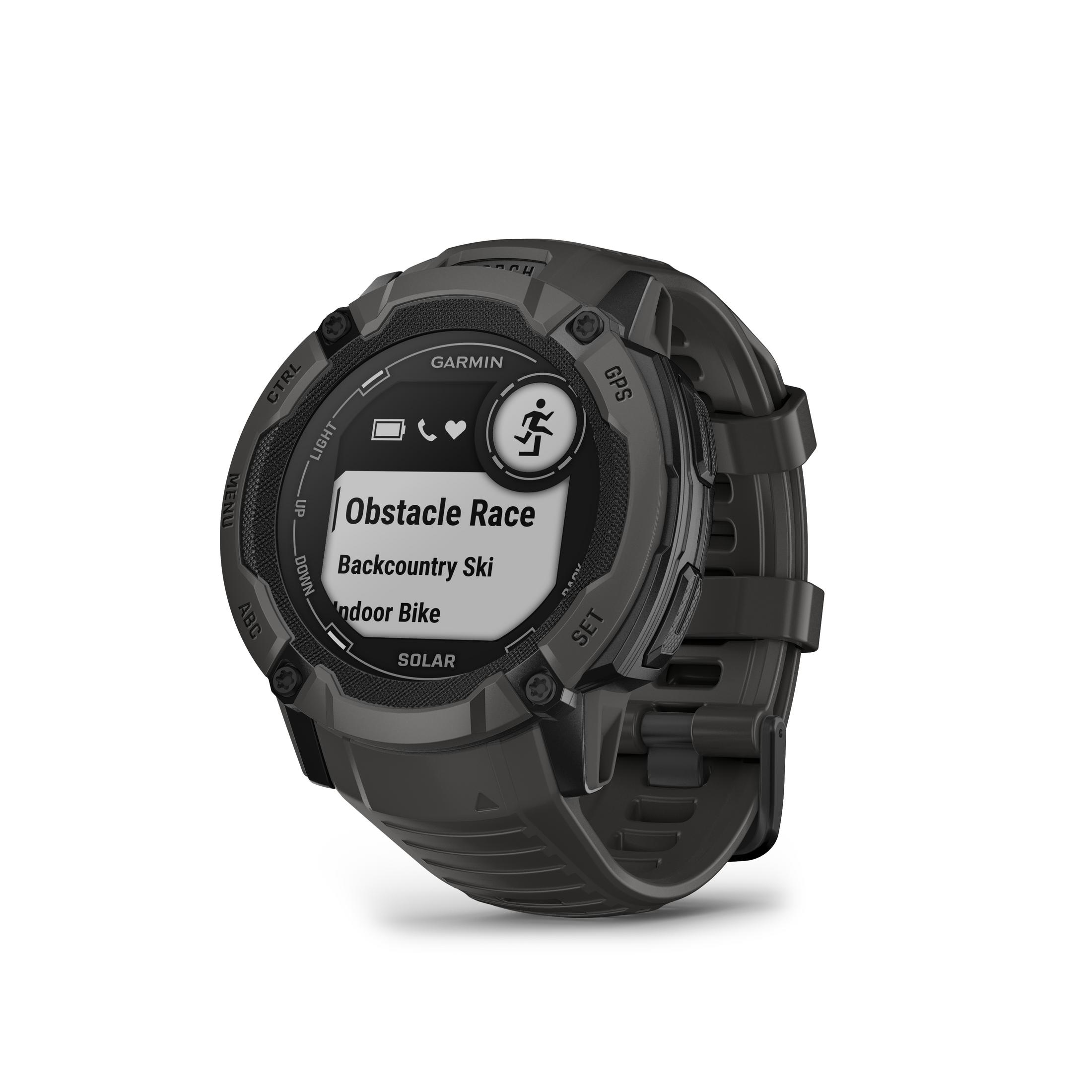 Ciemnoszary smartwatch z ekranem wyświetlającym opcje aktywności.