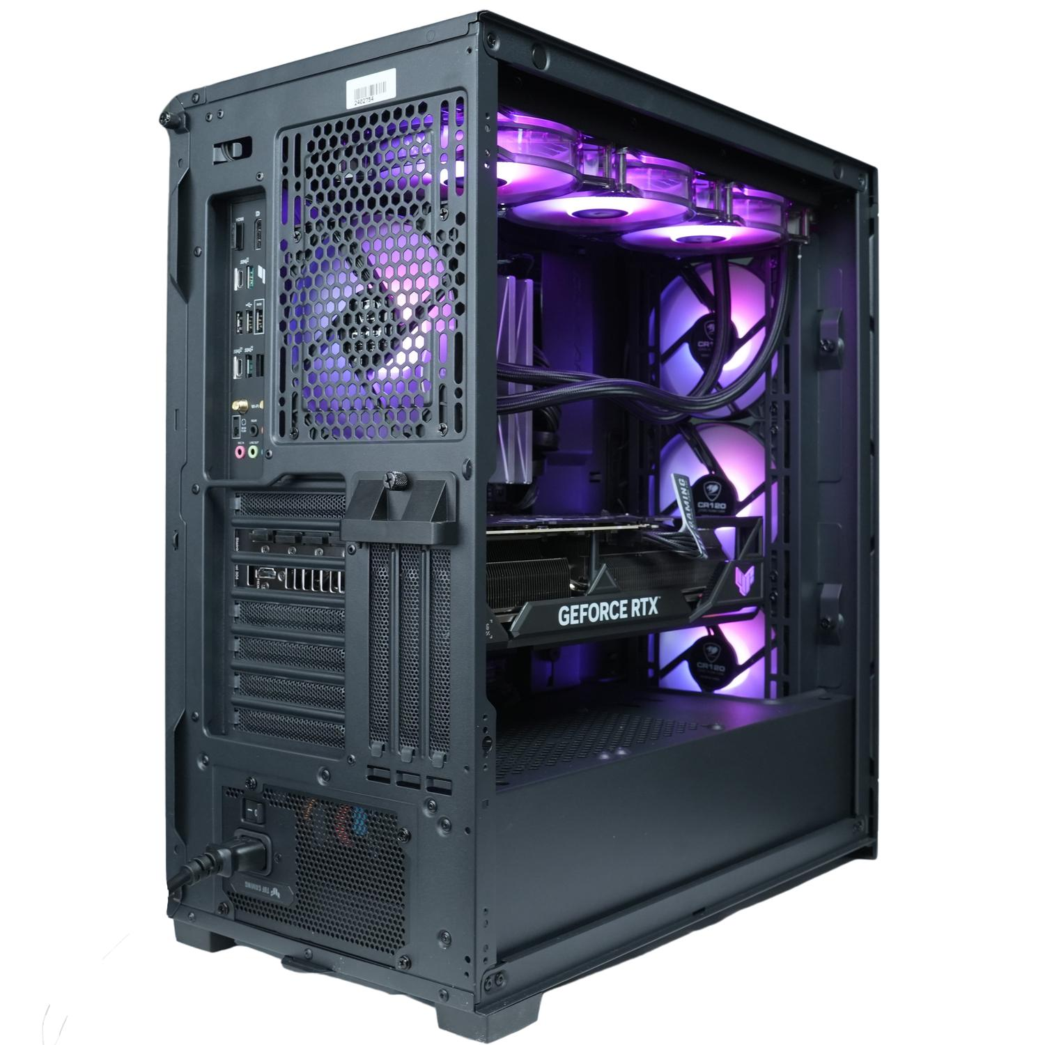 Una caja de computadora con panel lateral de vidrio que muestra ventiladores y componentes iluminados en púrpura y rosa.