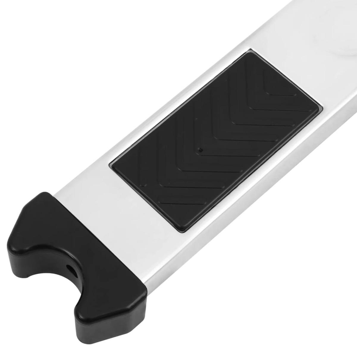 Eine Metallstufe mit einem schwarzen Gummipolster.