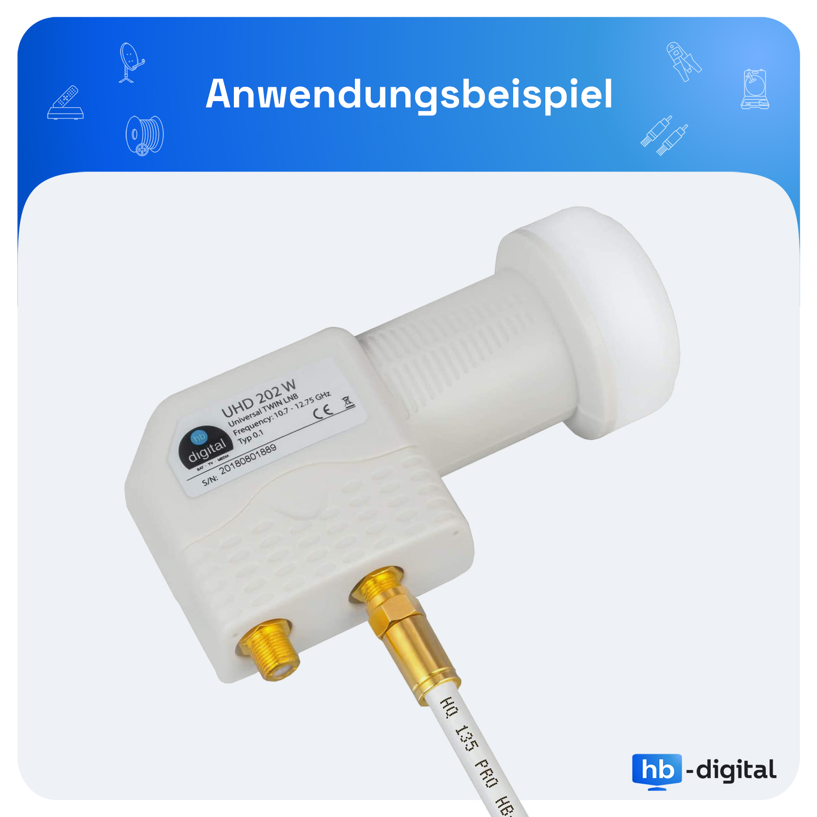 Weißes LNB mit Goldanschlüssen und weißem Kabel auf weißem Hintergrund. Text auf dem LNB ist sichtbar.
