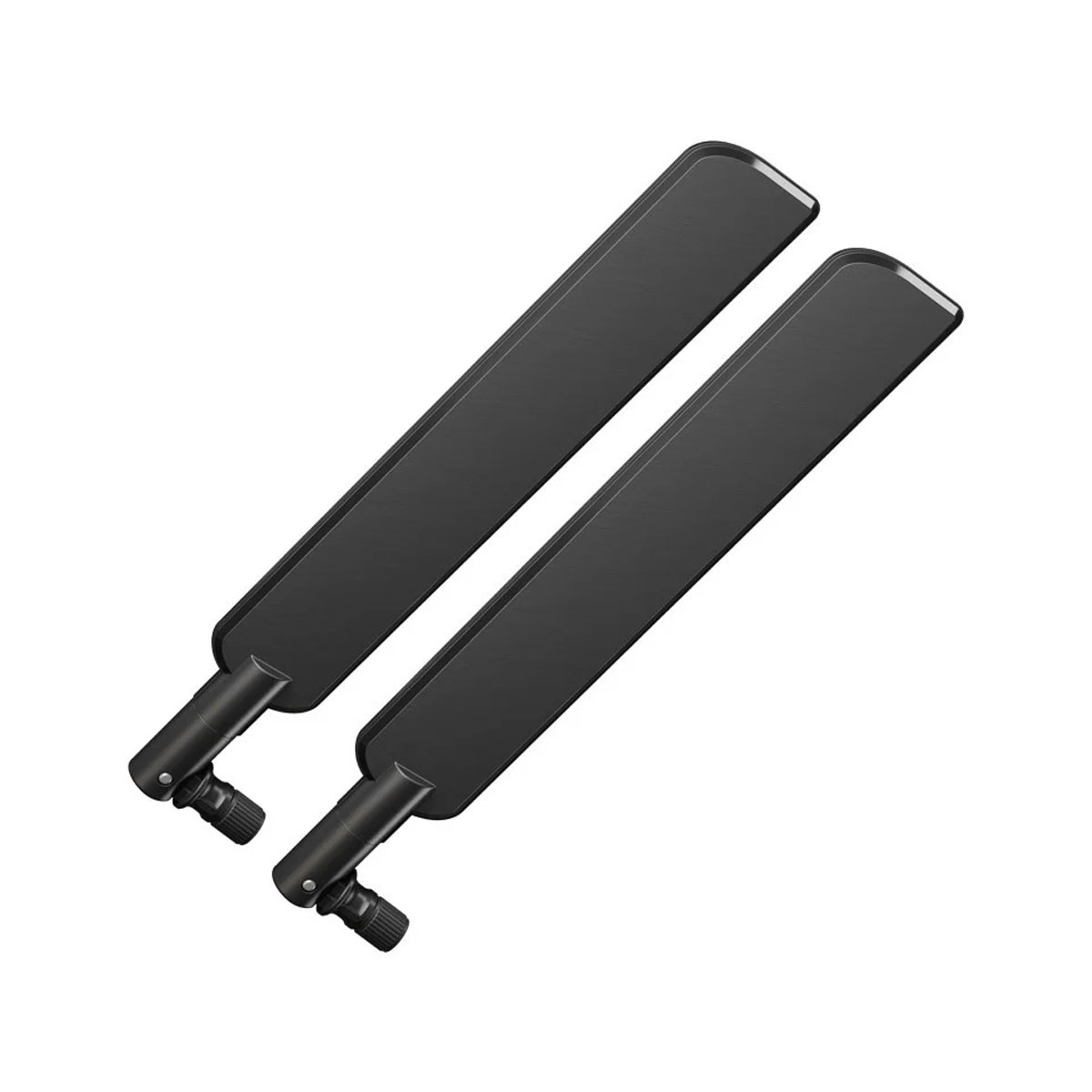 Dwie czarne anteny na białym tle, ustawione pod kątem i gotowe do użycia.