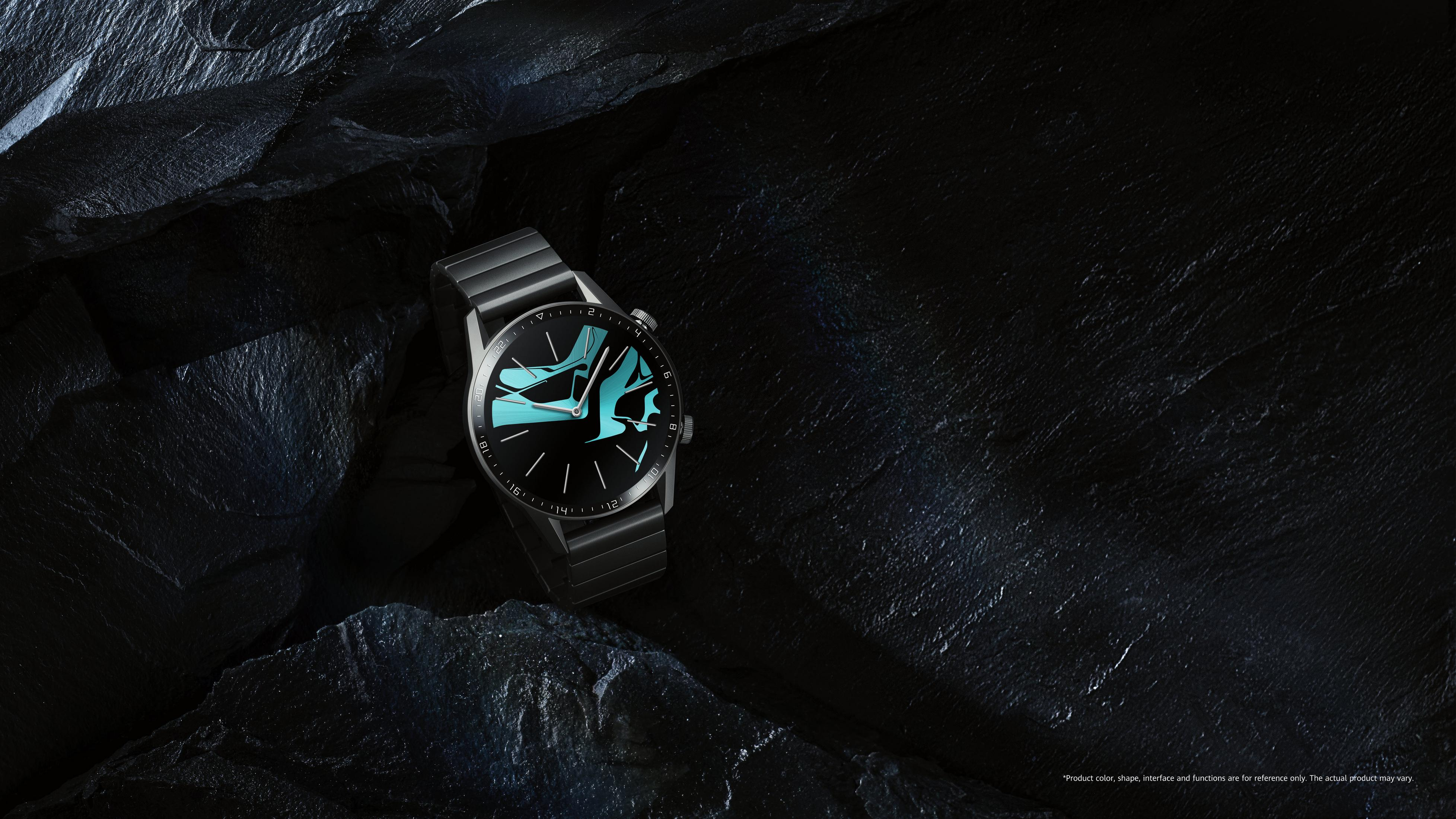 Eine Smartwatch mit schwarzem Bildschirm und teal Design auf dunklem, strukturiertem Gestein.