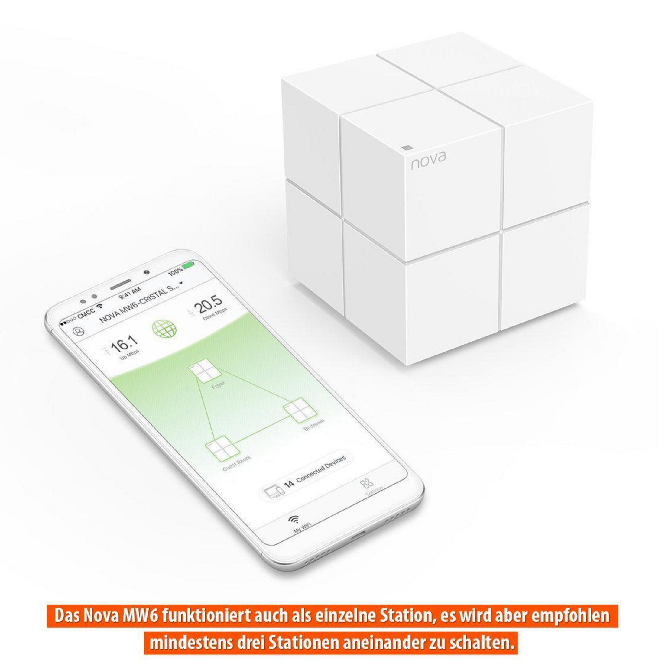 Biały router w kształcie kostki z telefonem pokazującym interfejs aplikacji podłączonego urządzenia.