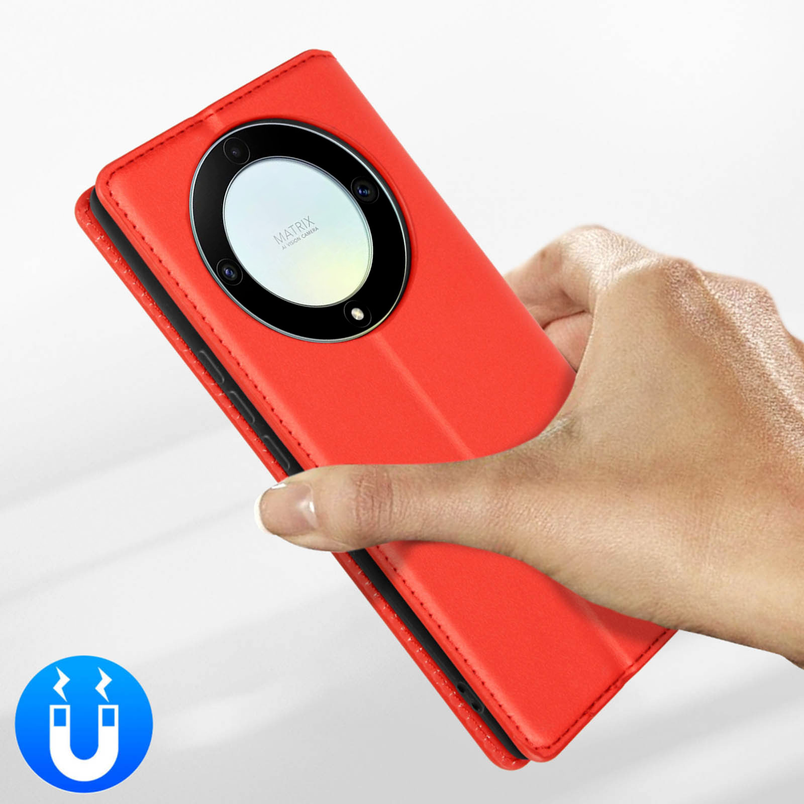Hand die een rode telefoonhoes vasthoudt met een cameraring. De hoes is open. Achtergrond: neutraal.