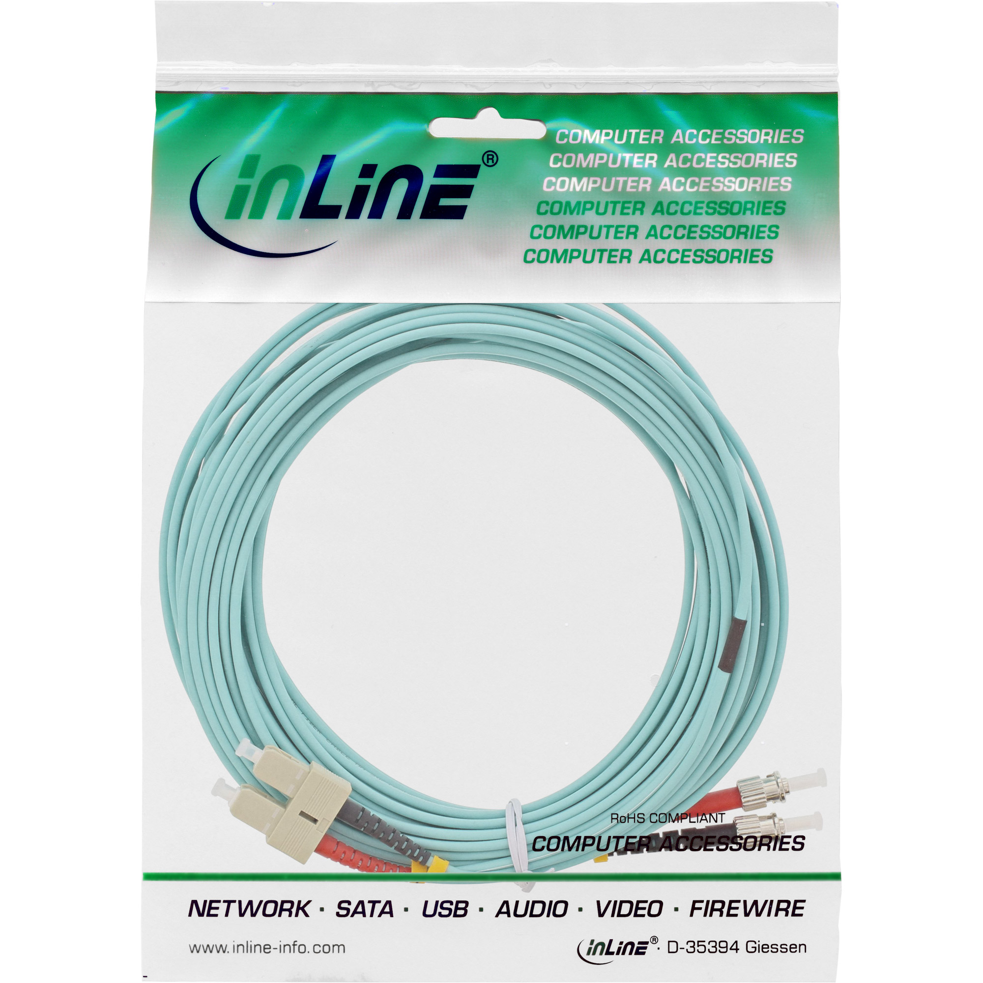 Paket eines blauen Netzwerkkabels mit Steckern. InLine Computer Zubehör Etikett.