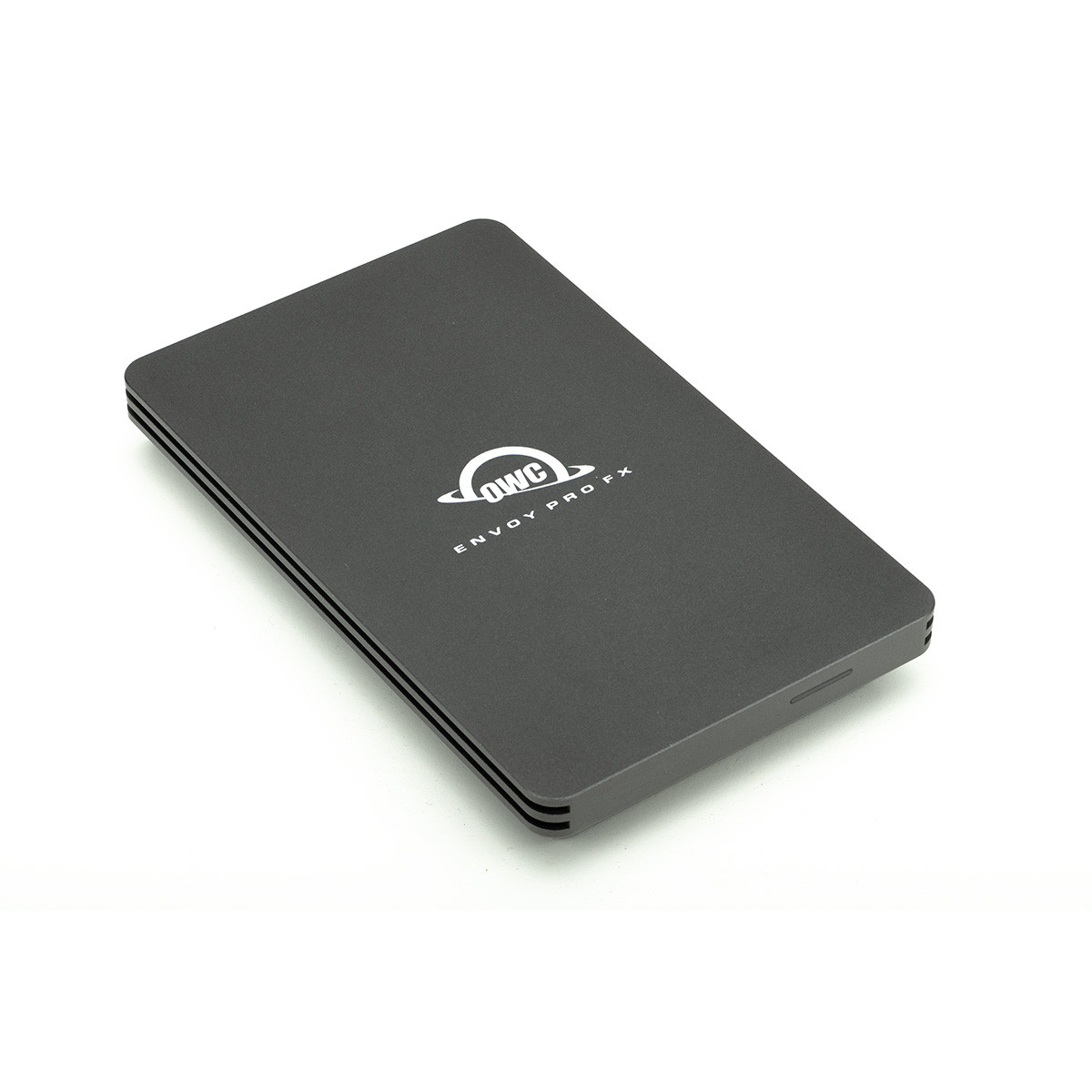 Szary zewnętrzny dysk twardy z nazwą marki Envoy Pro FX.