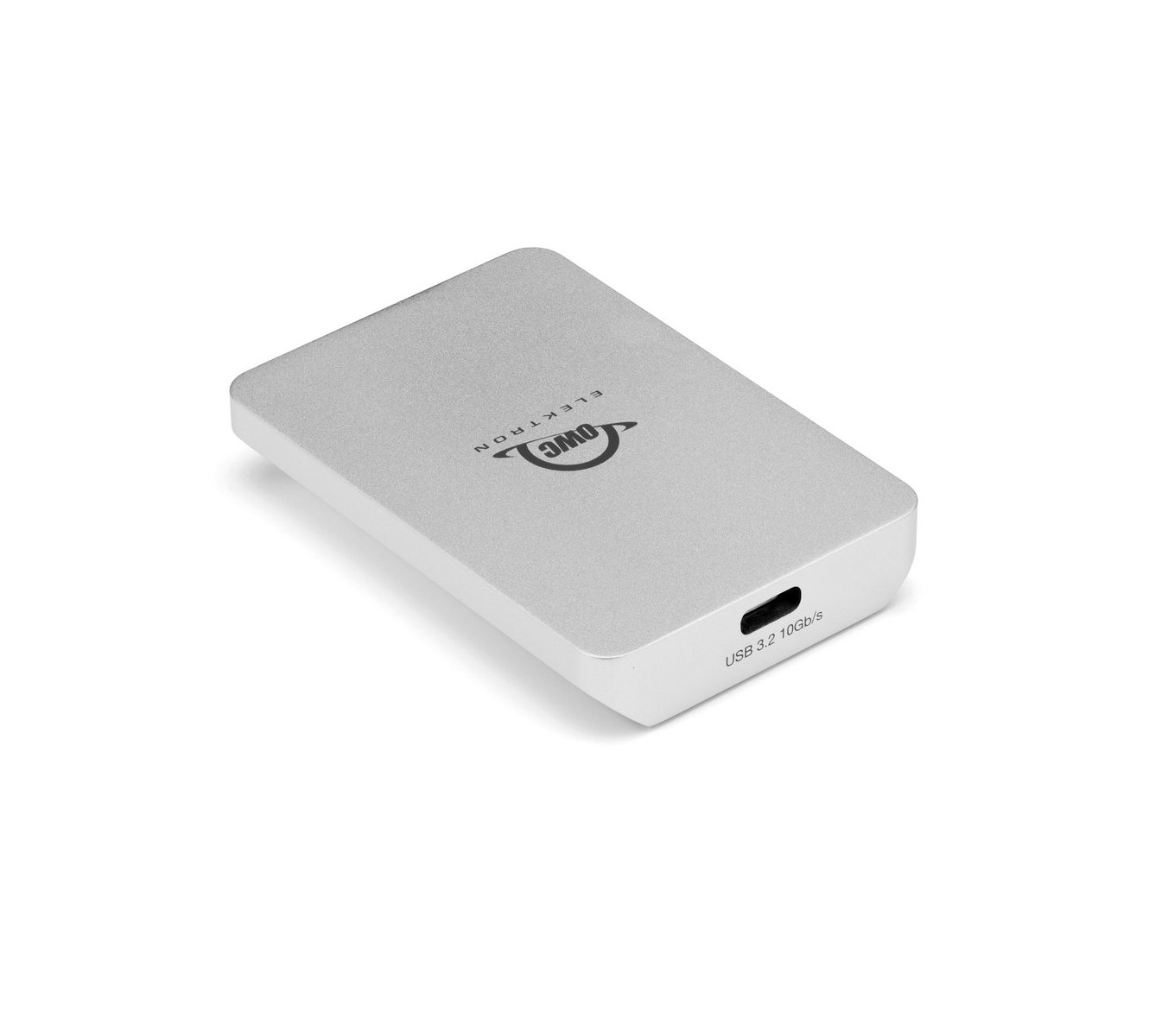 Hard disk esterno OWC Elektron argento. Porta USB 3.2 10Gb/s. Sfondo bianco.