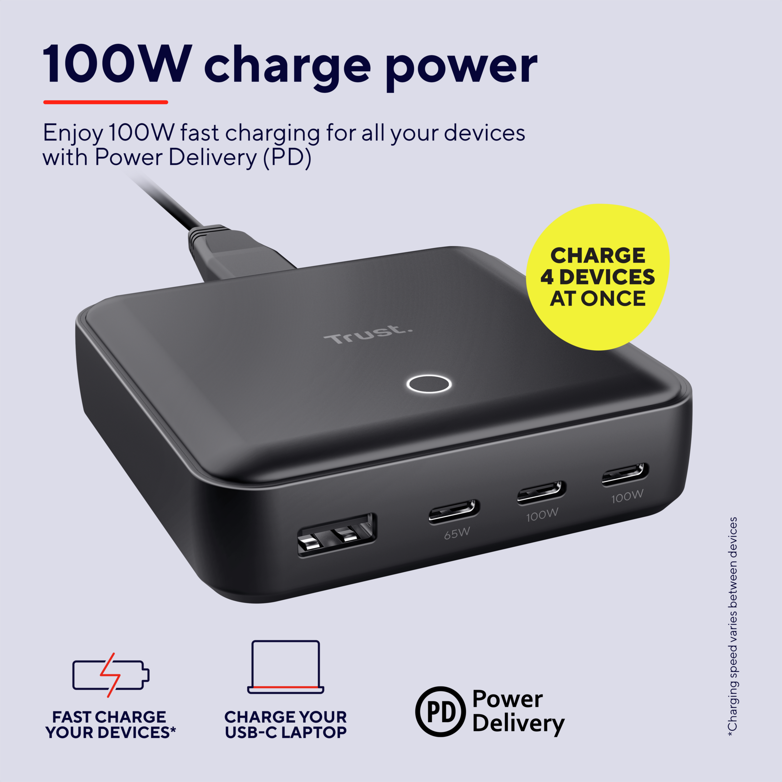 Zwarte voedingsadapter met meerdere USB-poorten. Tekst zegt 'Laad 4 apparaten tegelijk op' en '100W oplaadvermogen'.