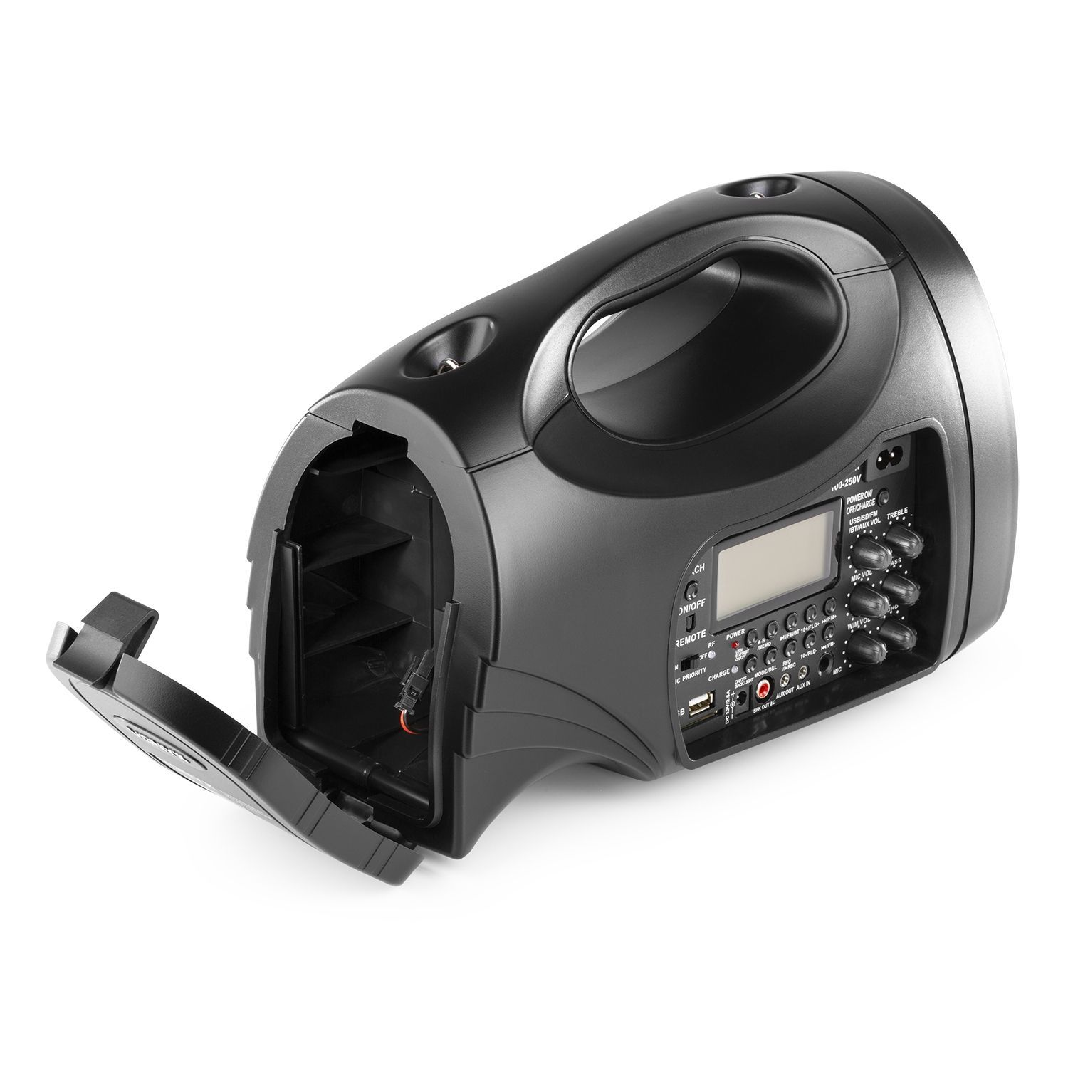 Zwarte draagbare speaker met open batterijvak, bedieningspaneel met knoppen en display.