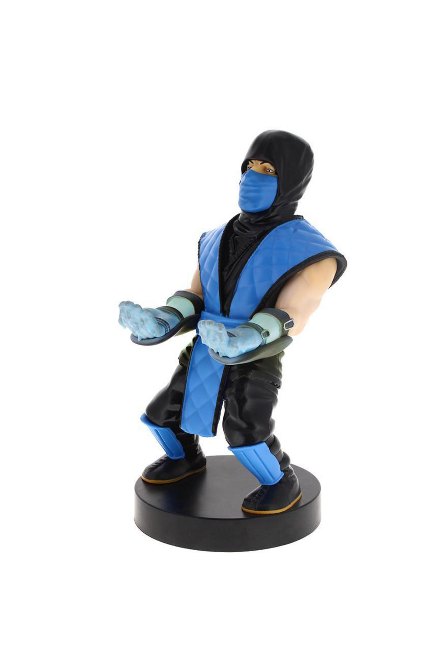 Figurka Sub-Zero z Mortal Kombat. Stoi w pozycji bojowej na czarnej podstawie.
