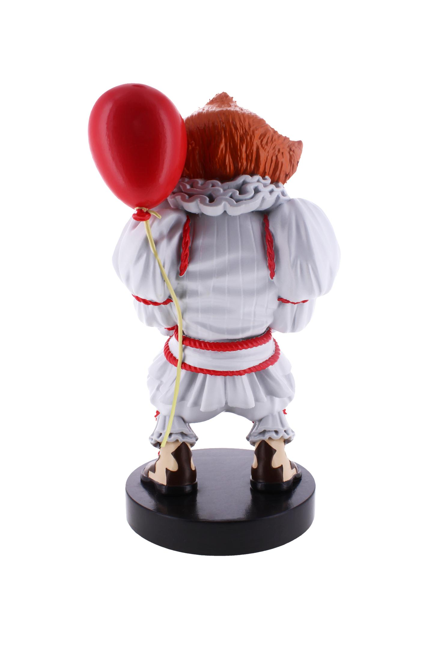 Rückansicht einer Clown-Figur mit rotem Ballon. Der Clown trägt ein weißes Outfit mit roten Verzierungen.