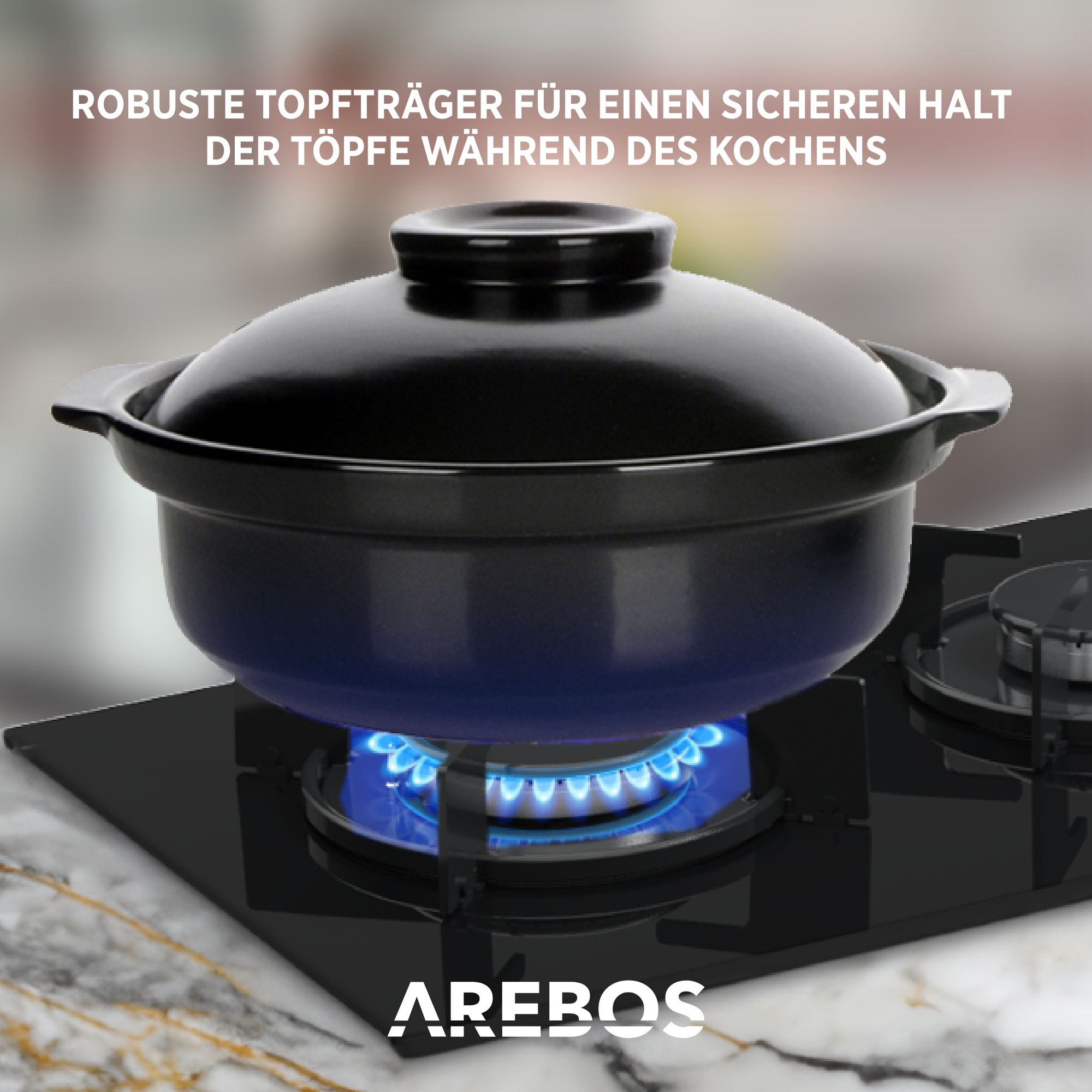 Schwarzer Kochtopf auf einem Herd mit blauer Flamme, mit Text und Branding.