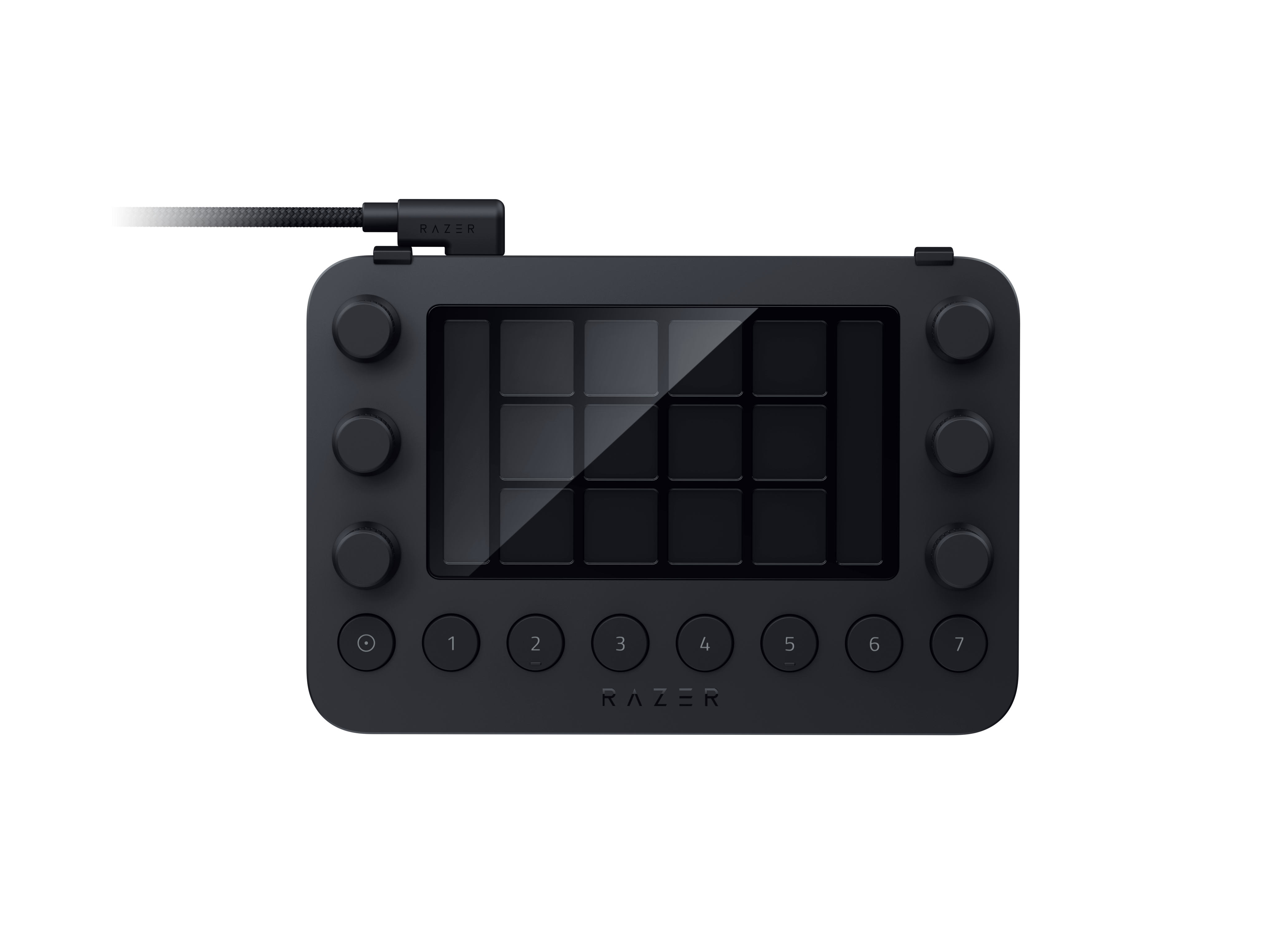 Controlador Razer negro con botones y almohadillas. Logotipo de Razer en la parte frontal. Cable negro conectado.