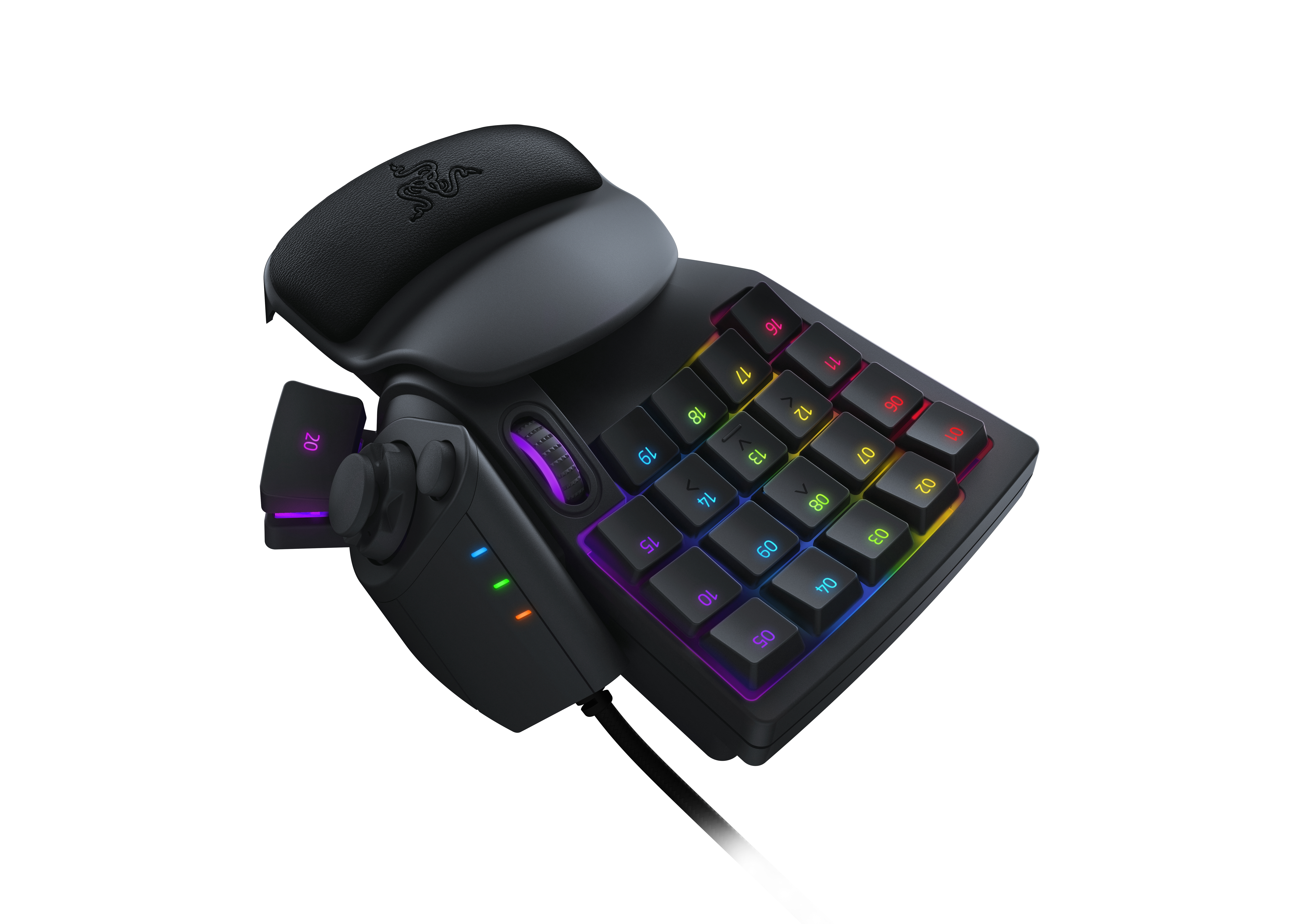Schwarzes Gaming-Keypad mit mehreren Tasten und einem Joystick, regenbogenfarbene Tasten. Auf Weiß.