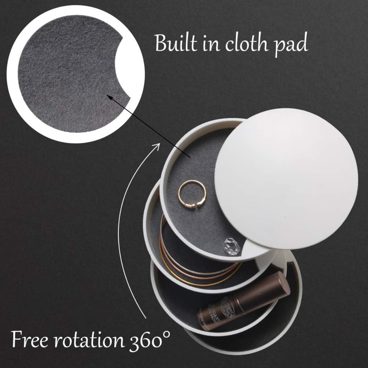 Weißer, drehbarer Schmuck-Organizer mit Ringen, Armbändern und Lippenstift. Mit Stoffpad.