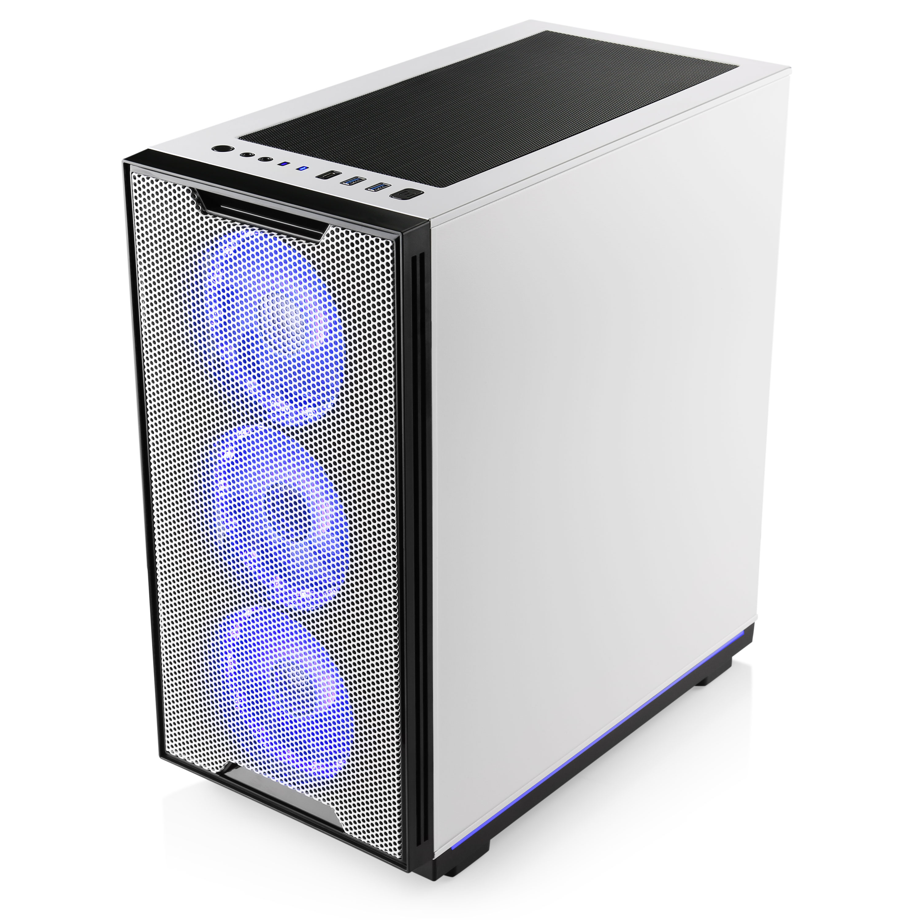Ein weißes Computergehäuse mit schwarzer Gitterfront und blauen Lichtern im Inneren. Das Gehäuse steht auf einer weißen Oberfläche.