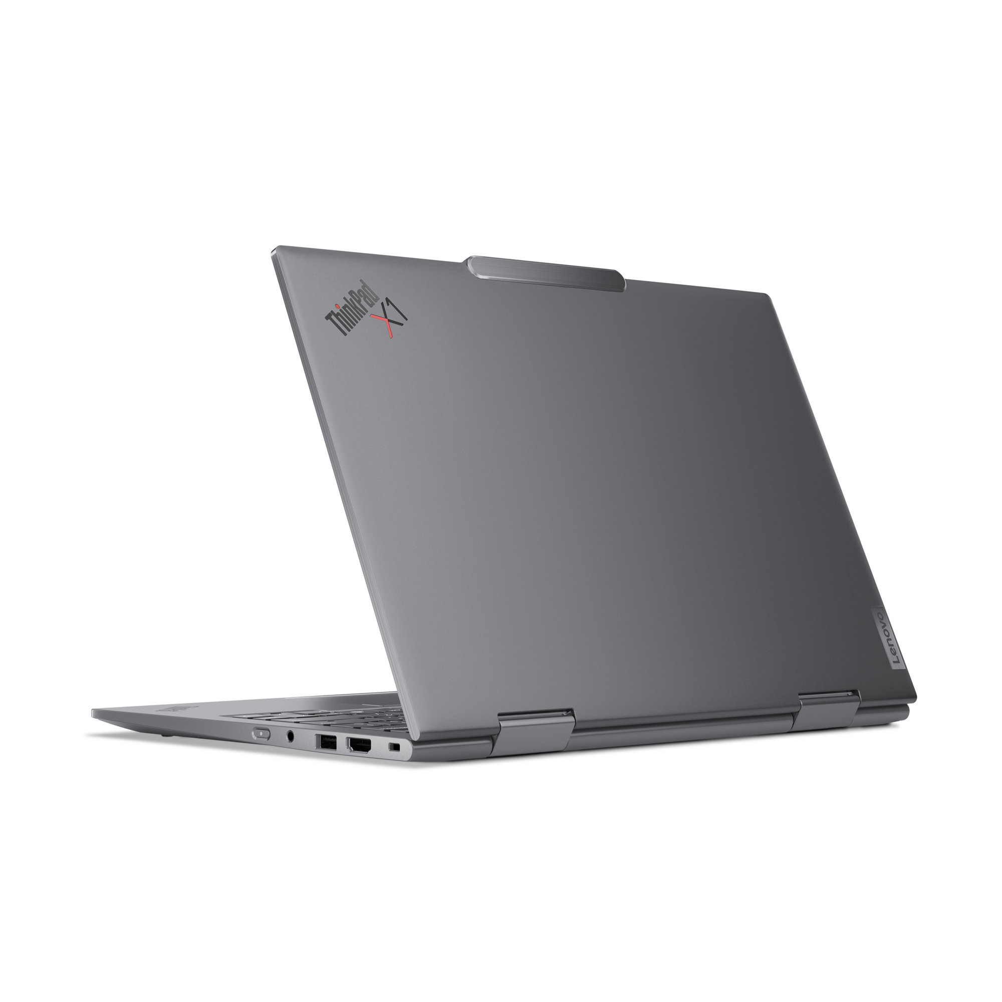 Srebrno-szary laptop, częściowo otwarty, pokazujący logo ThinkPad i markę Lenovo. Widok z tyłu, białe tło.